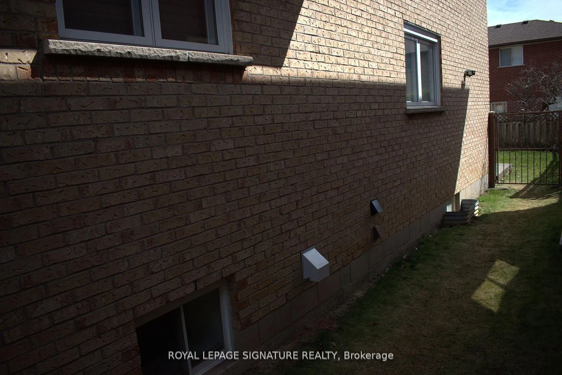 Photo 10 of Unit Bsmt, 709 Upper Paradise Road, Hamilton, Gilkson — HOMEH