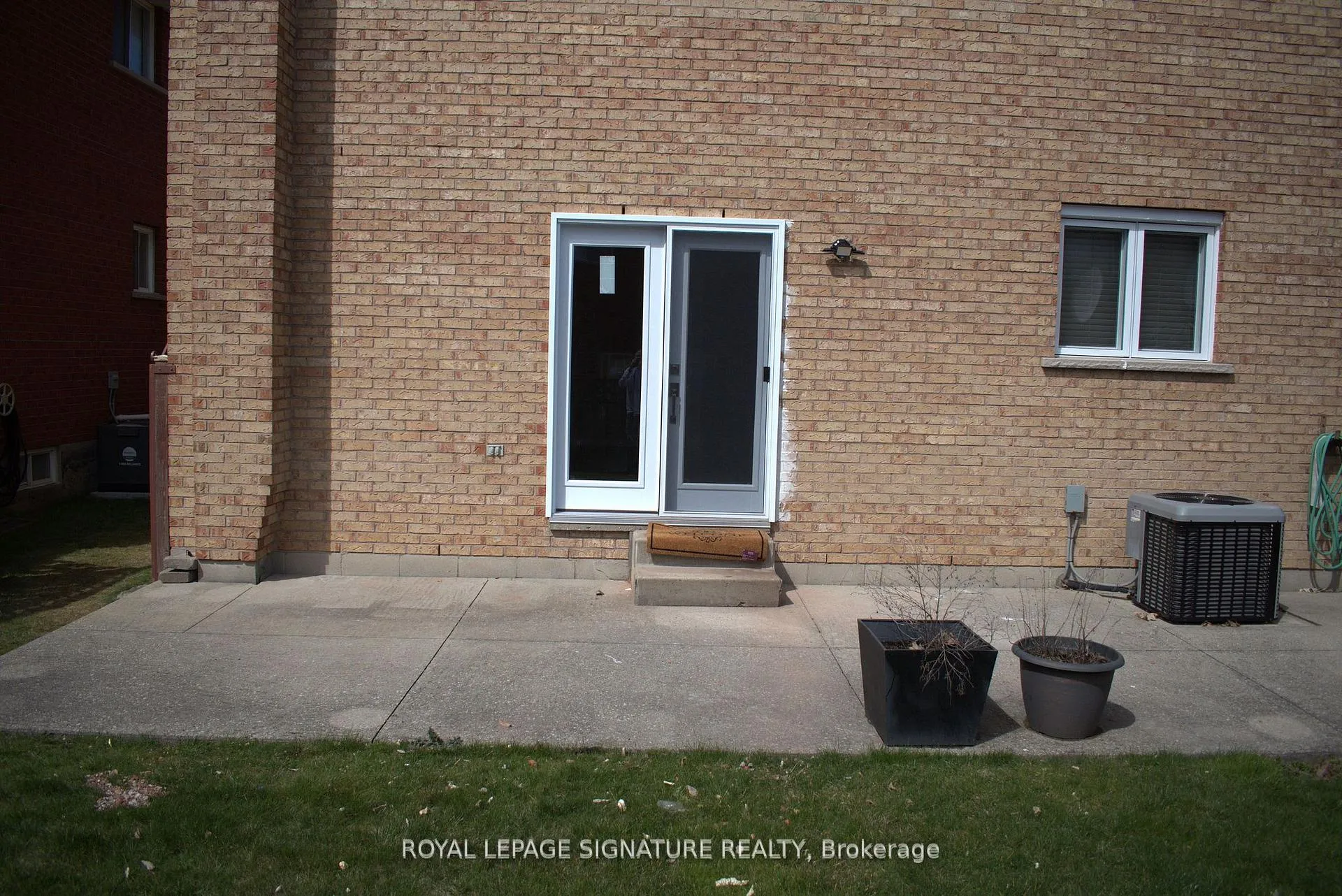 Photo 11 of Unit Bsmt, 709 Upper Paradise Road, Hamilton, Gilkson — HOMEH