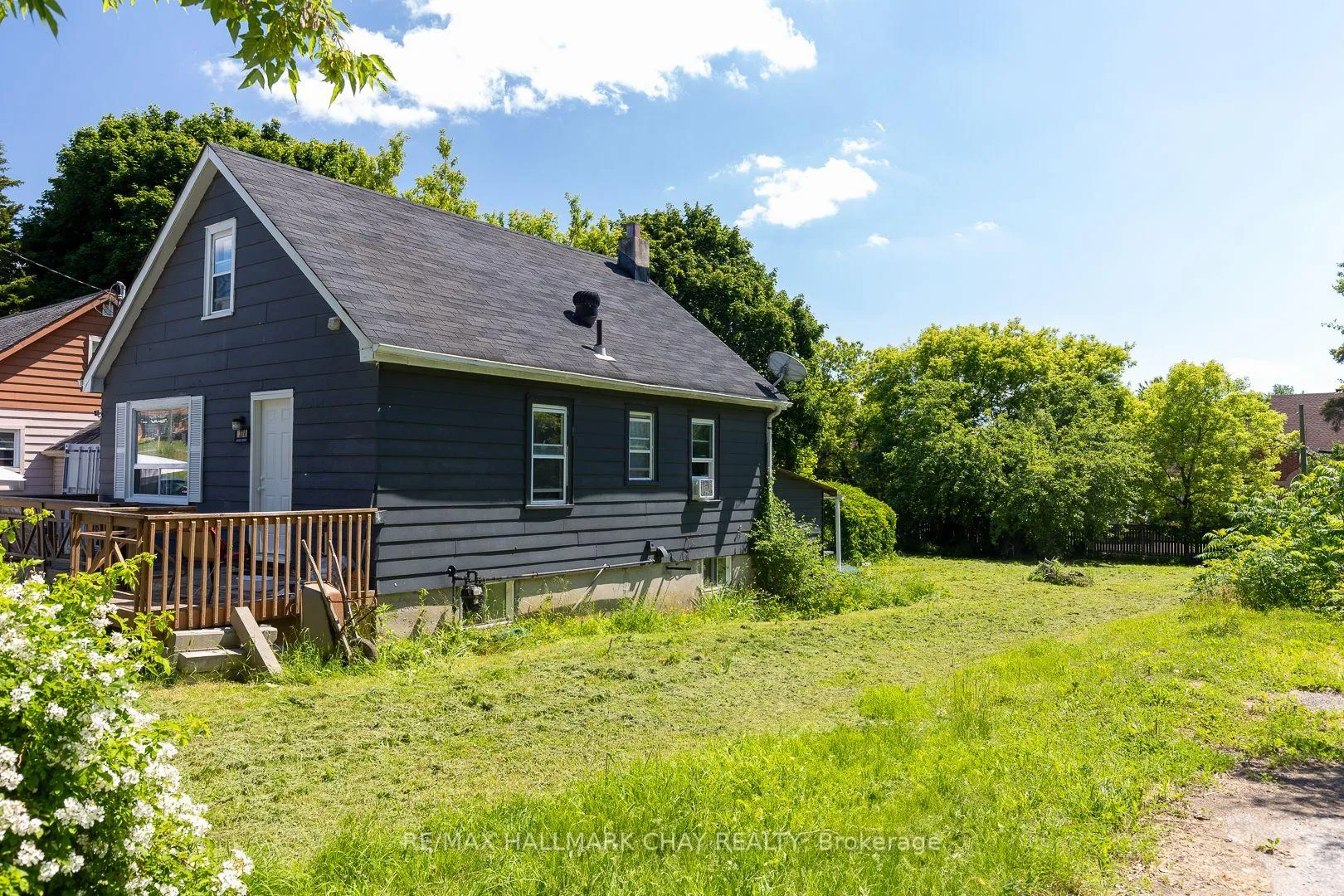 Photo 10 of 374 Yonge Street, Barrie, Painswick North — HOMEH