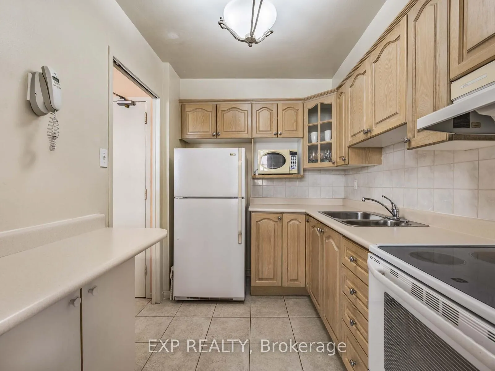 Photo 12 of Unit 311, 30 Gloucester Street, Toronto, Church-Yonge Corridor — HOMEH