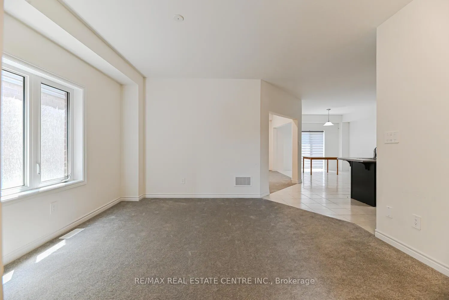 Photo 10 of 8 Stokes Road, Brant, Paris — HOMEH