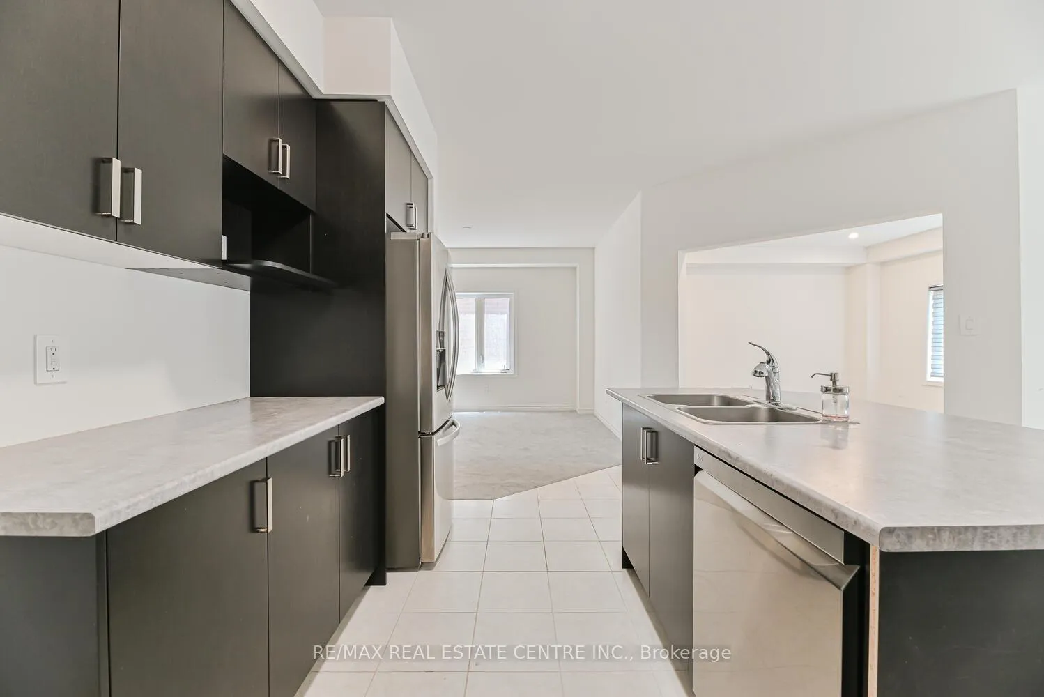 Photo 15 of 8 Stokes Road, Brant, Paris — HOMEH