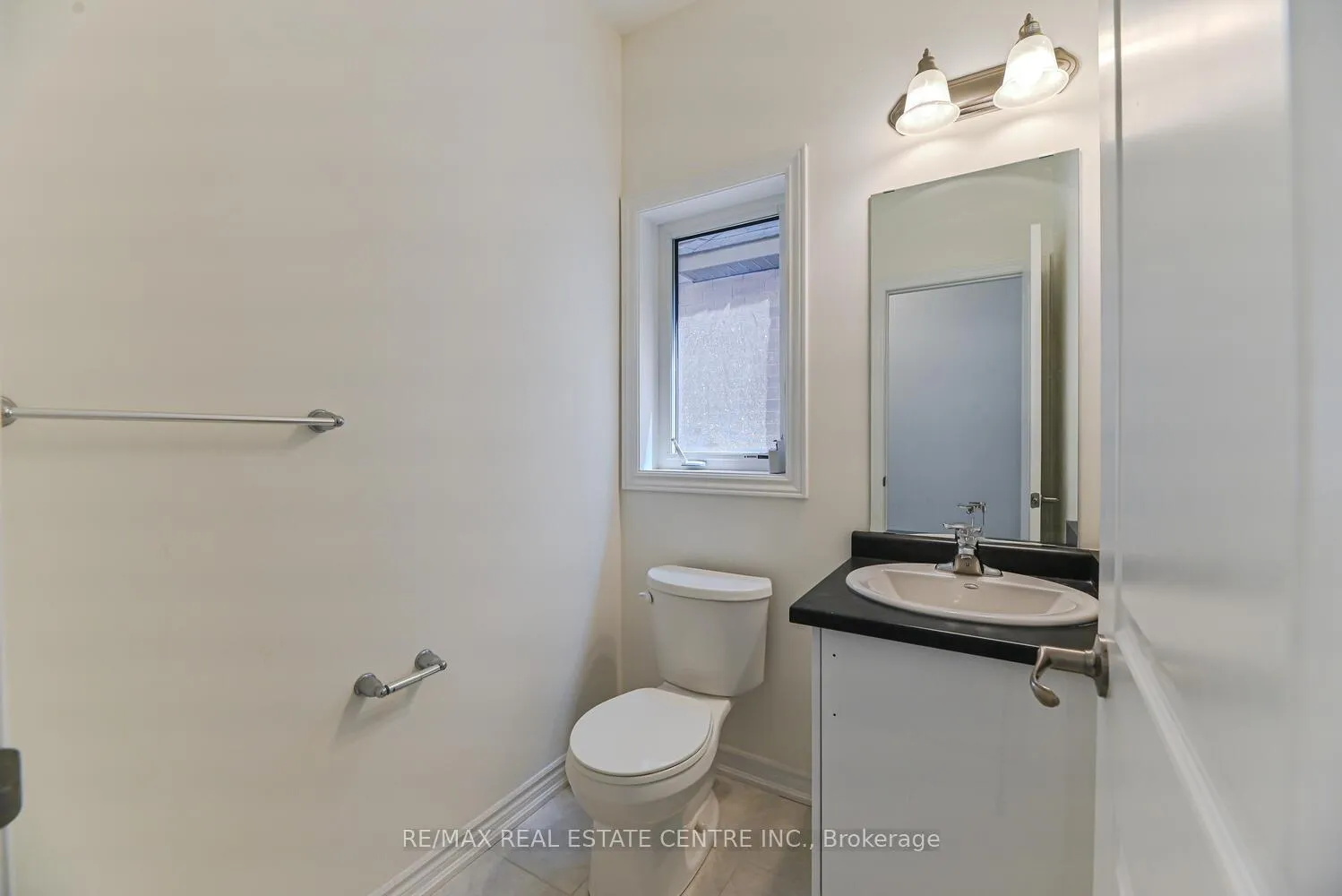 Photo 26 of 8 Stokes Road, Brant, Paris — HOMEH