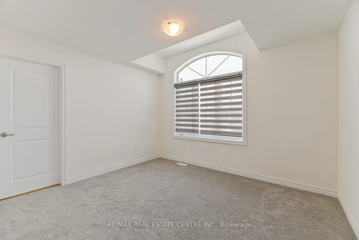 Photo 33 of 8 Stokes Road, Brant, Paris — HOMEH