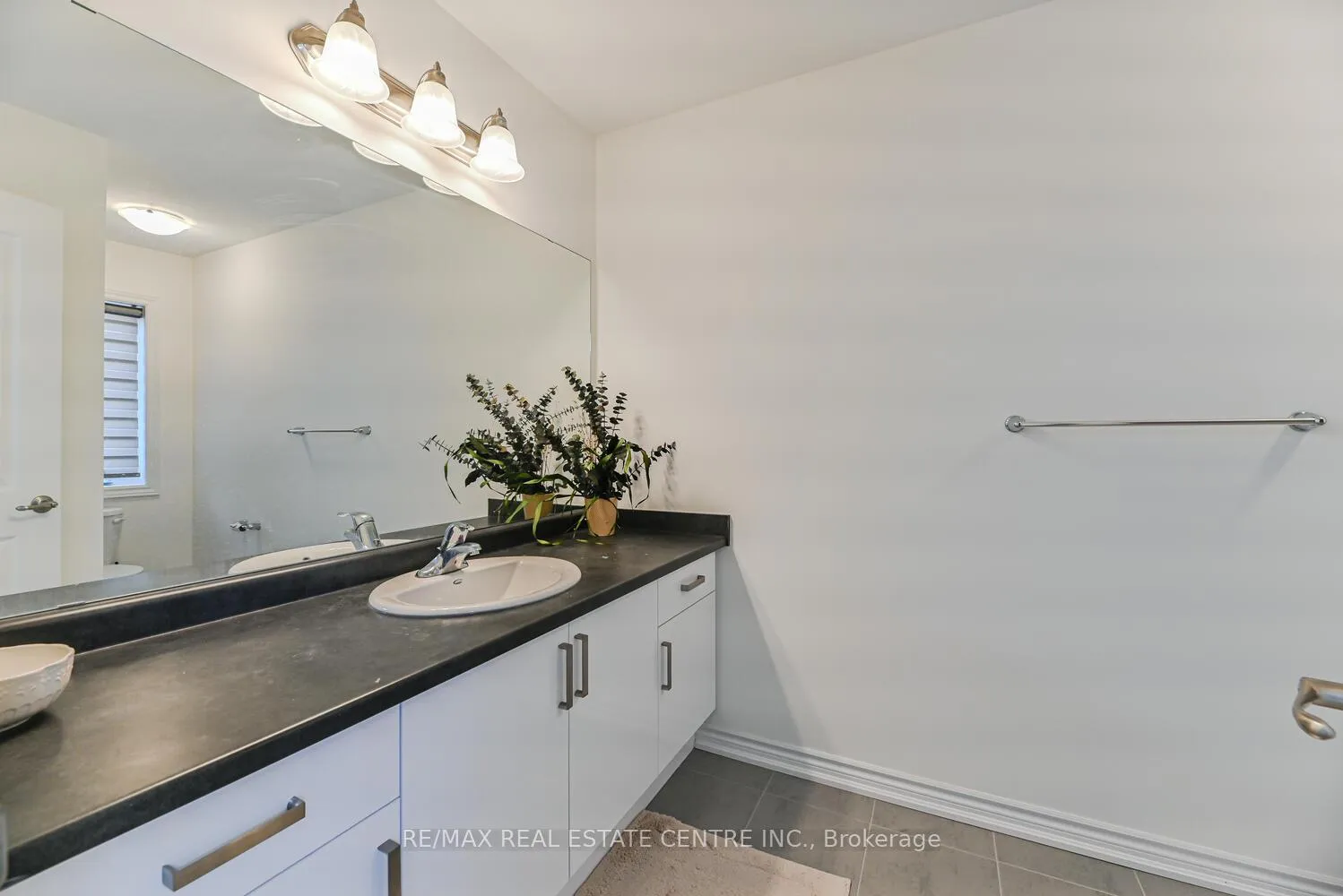 Photo 36 of 8 Stokes Road, Brant, Paris — HOMEH