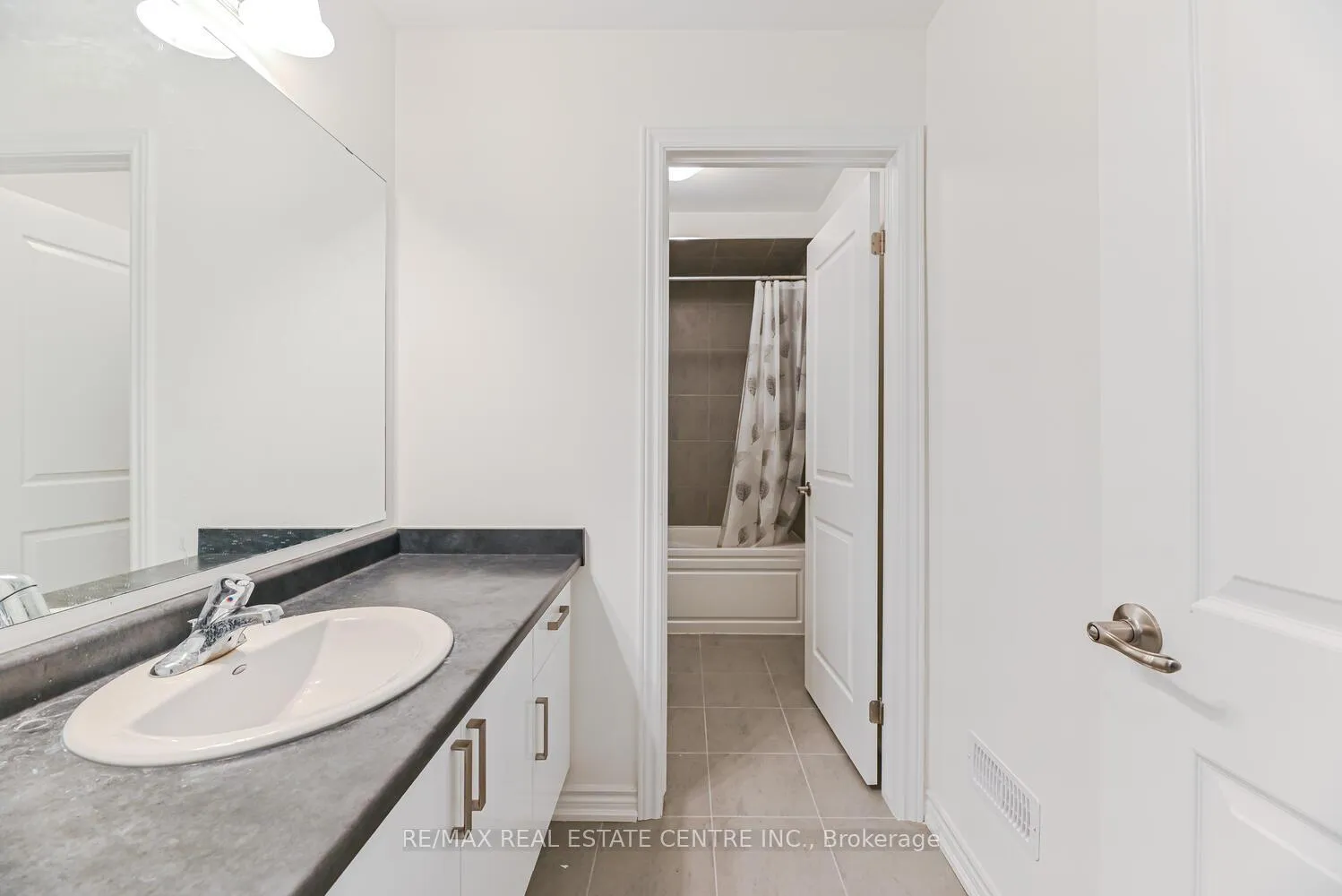 Photo 40 of 8 Stokes Road, Brant, Paris — HOMEH