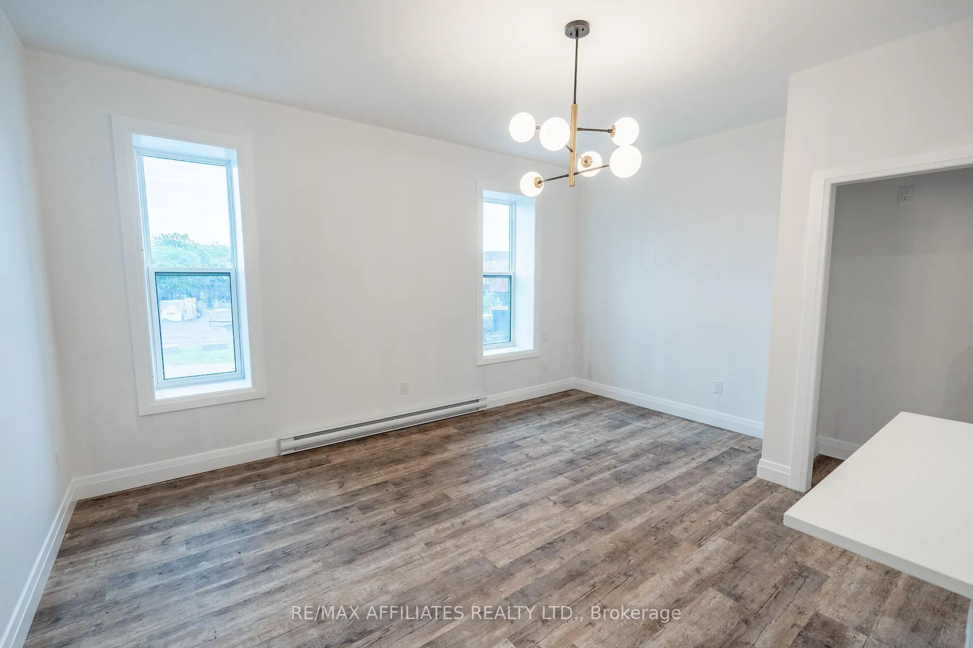 Photo 6 of Unit 202, 26 First Street W, Cornwall — HOMEH