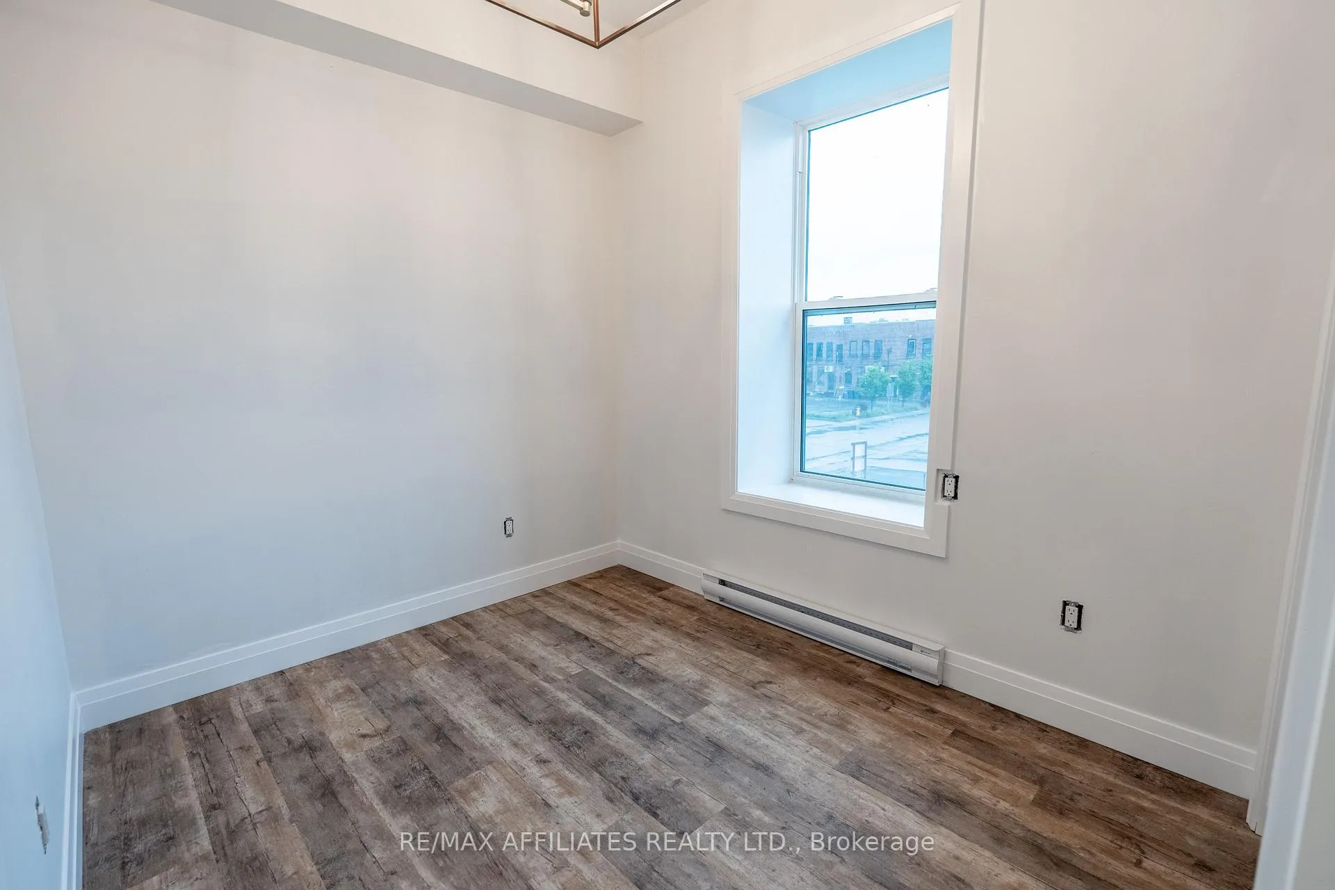 Photo 7 of Unit 202, 26 First Street W, Cornwall — HOMEH