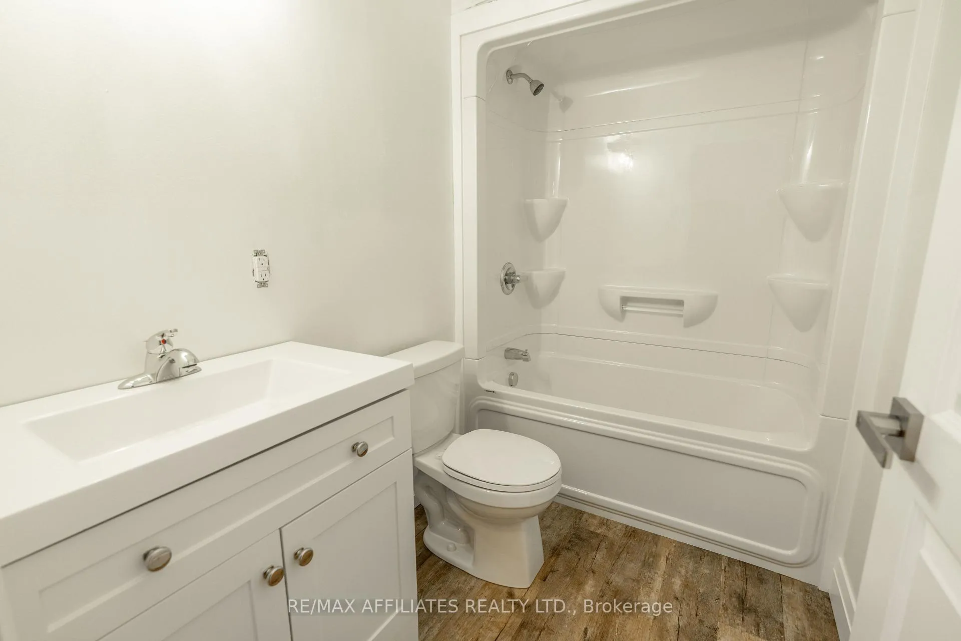 Photo 9 of Unit 202, 26 First Street W, Cornwall — HOMEH