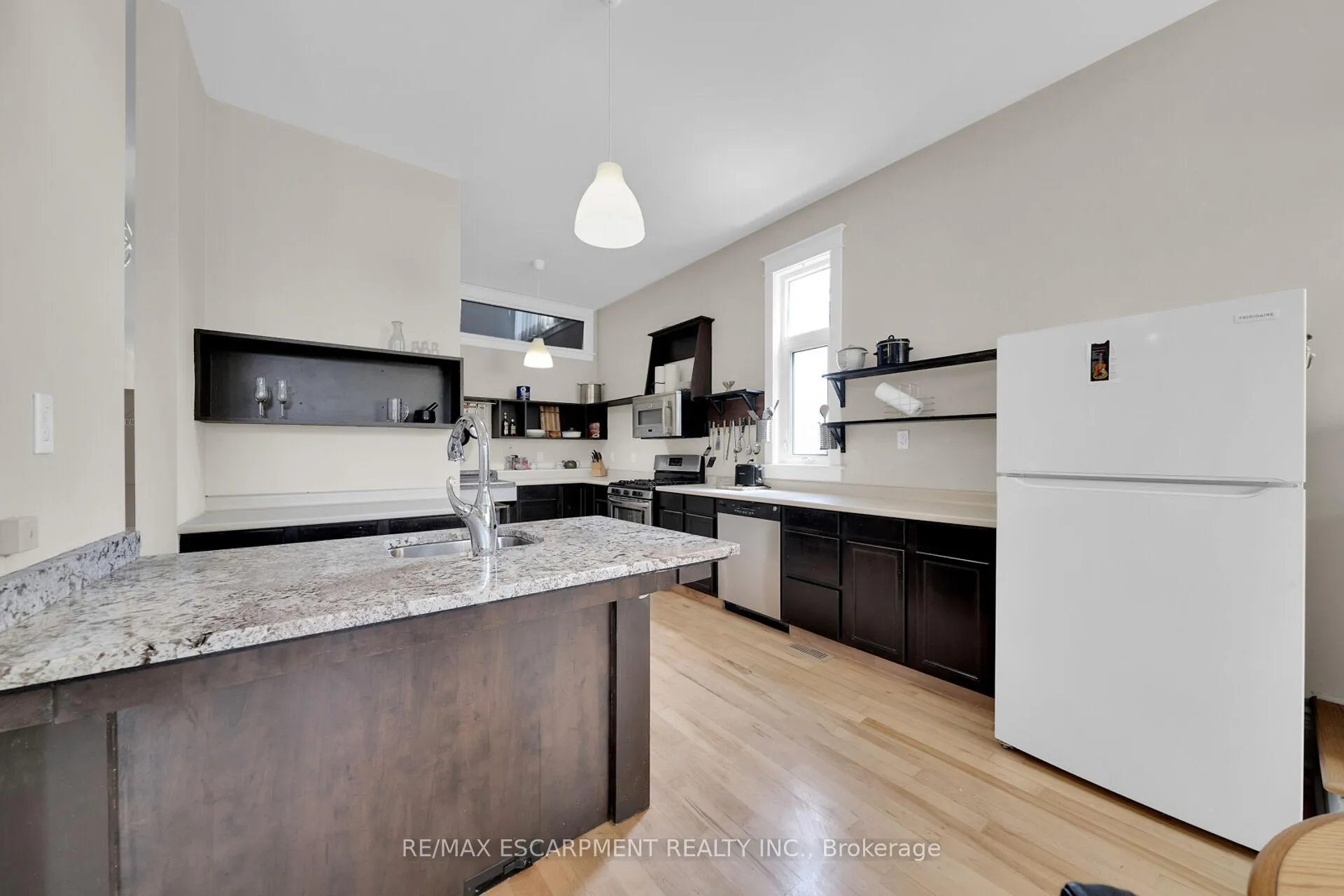 Photo 10 of 550 Beach Boulevard, Hamilton, Hamilton Beach — HOMEH