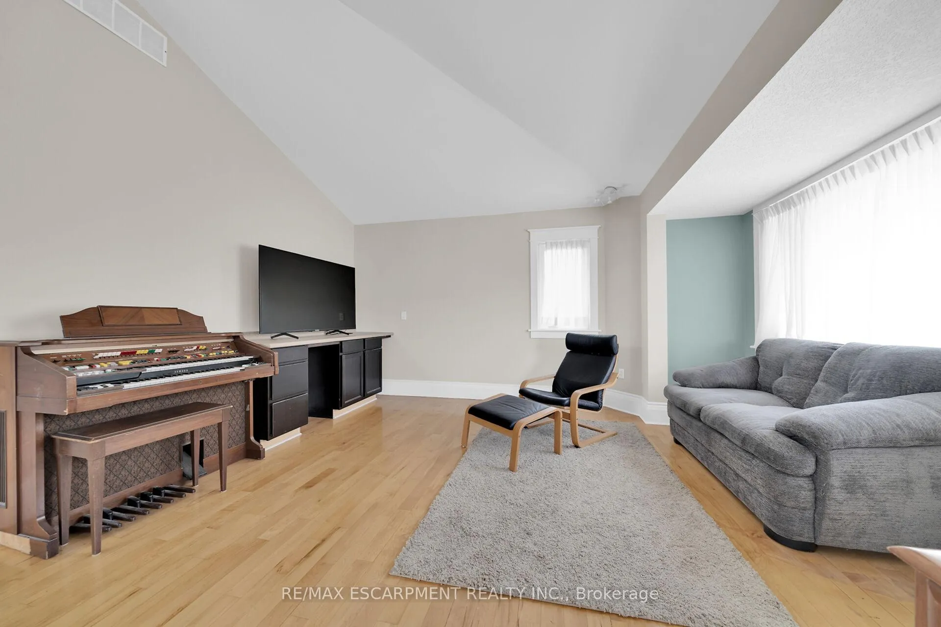 Photo 17 of 550 Beach Boulevard, Hamilton, Hamilton Beach — HOMEH