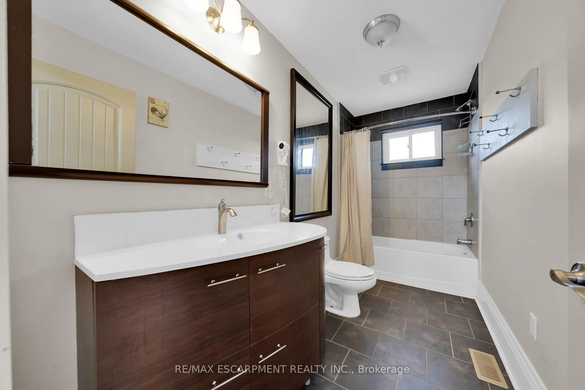 Photo 21 of 550 Beach Boulevard, Hamilton, Hamilton Beach — HOMEH