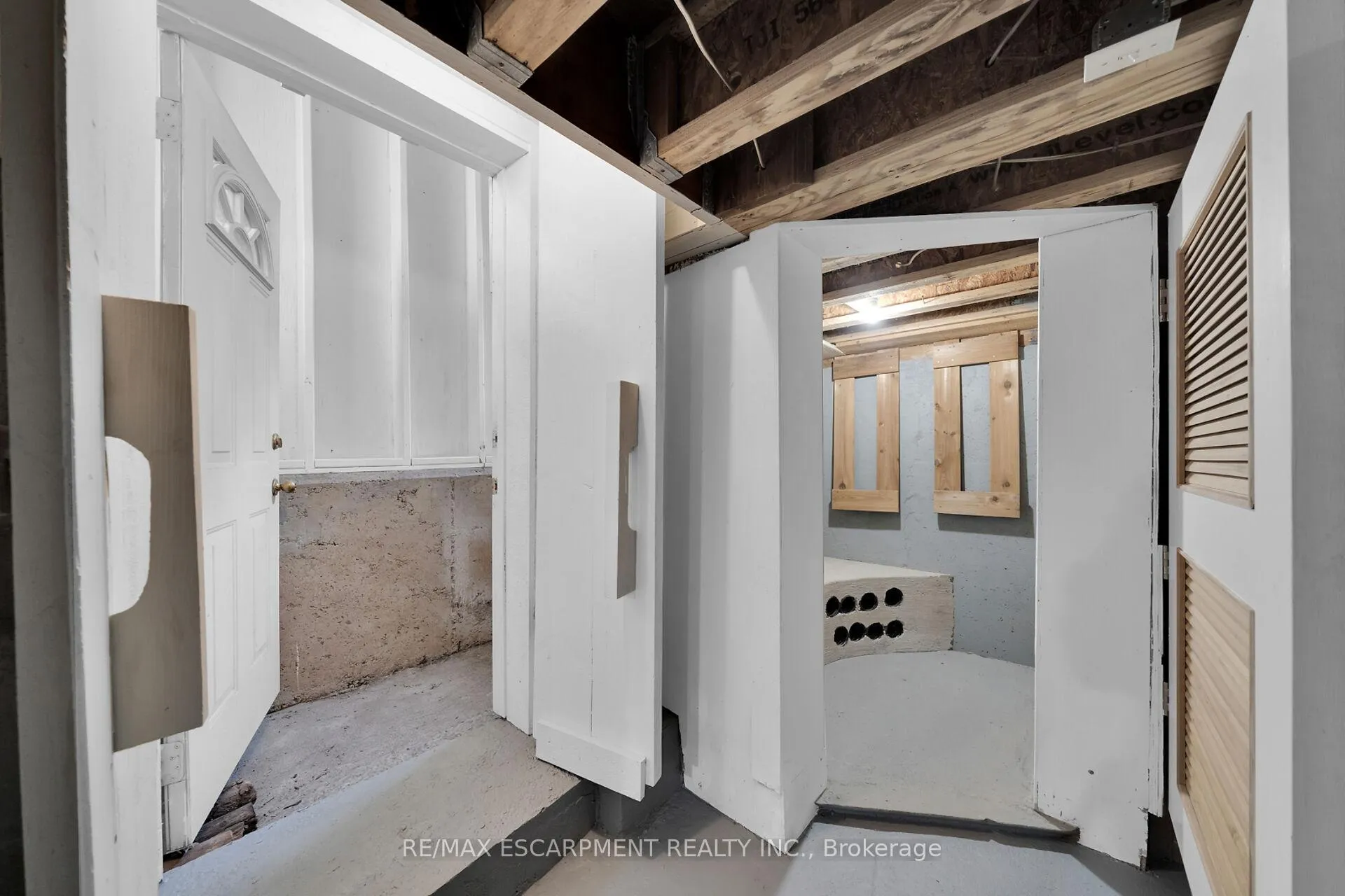 Photo 38 of 550 Beach Boulevard, Hamilton, Hamilton Beach — HOMEH