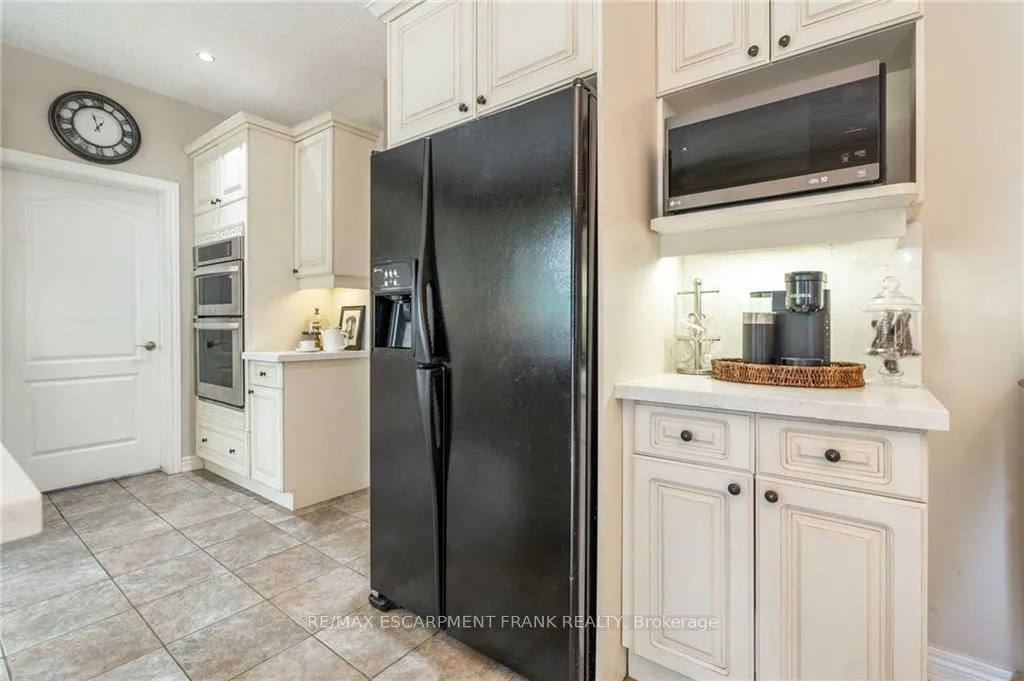 Photo 10 of 718 Rymal Road E, Hamilton, Broughton — HOMEH