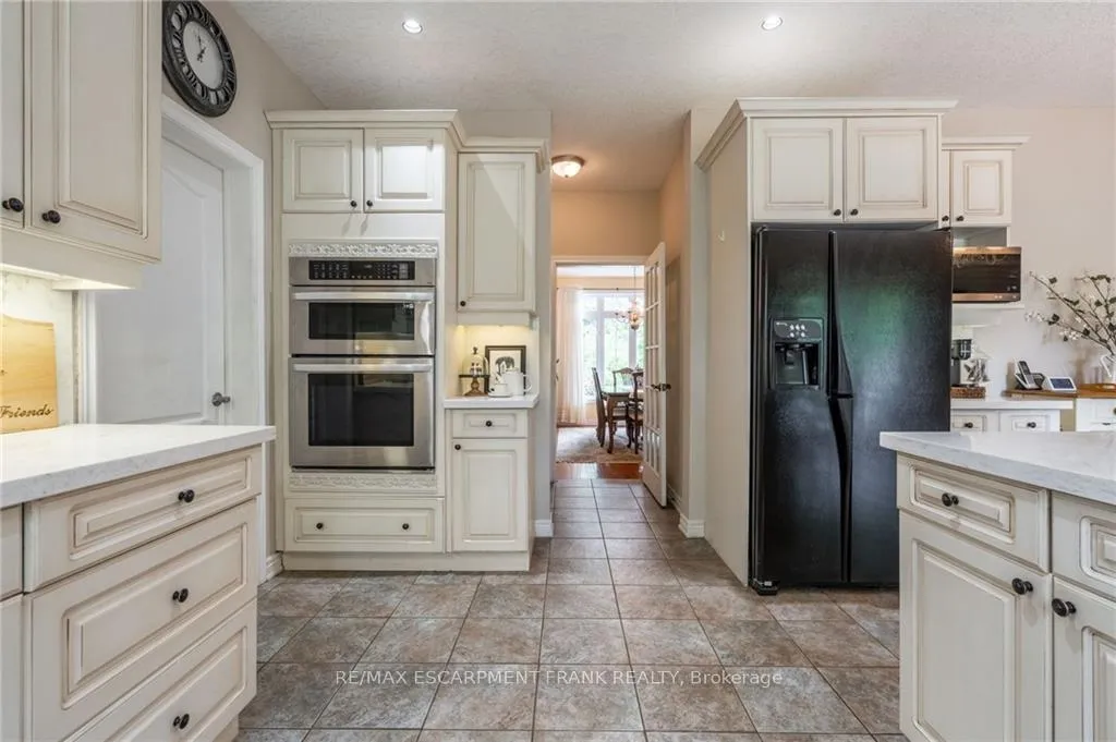Photo 14 of 718 Rymal Road E, Hamilton, Broughton — HOMEH