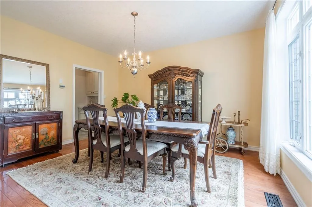 Photo 18 of 718 Rymal Road E, Hamilton, Broughton — HOMEH