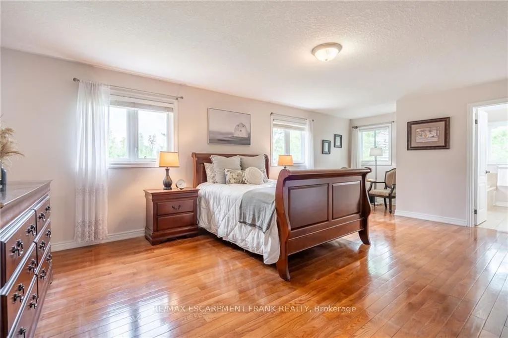 Photo 24 of 718 Rymal Road E, Hamilton, Broughton — HOMEH