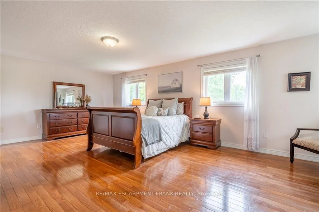 Photo 25 of 718 Rymal Road E, Hamilton, Broughton — HOMEH