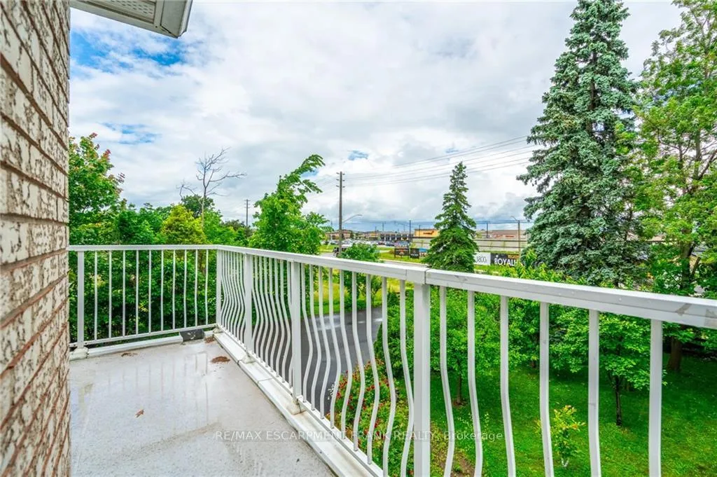 Photo 31 of 718 Rymal Road E, Hamilton, Broughton — HOMEH