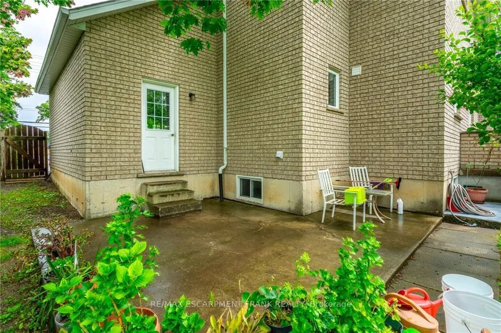 Photo 34 of 718 Rymal Road E, Hamilton, Broughton — HOMEH