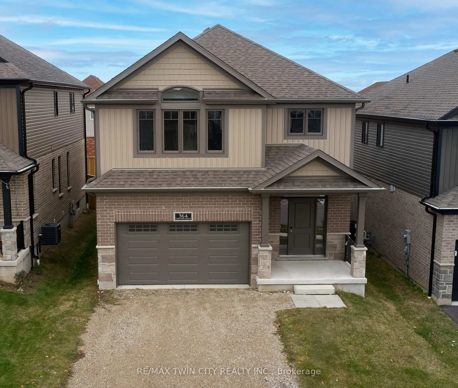 Photo 2 of 364 Chokecherry Crescent, Waterloo — HOMEH