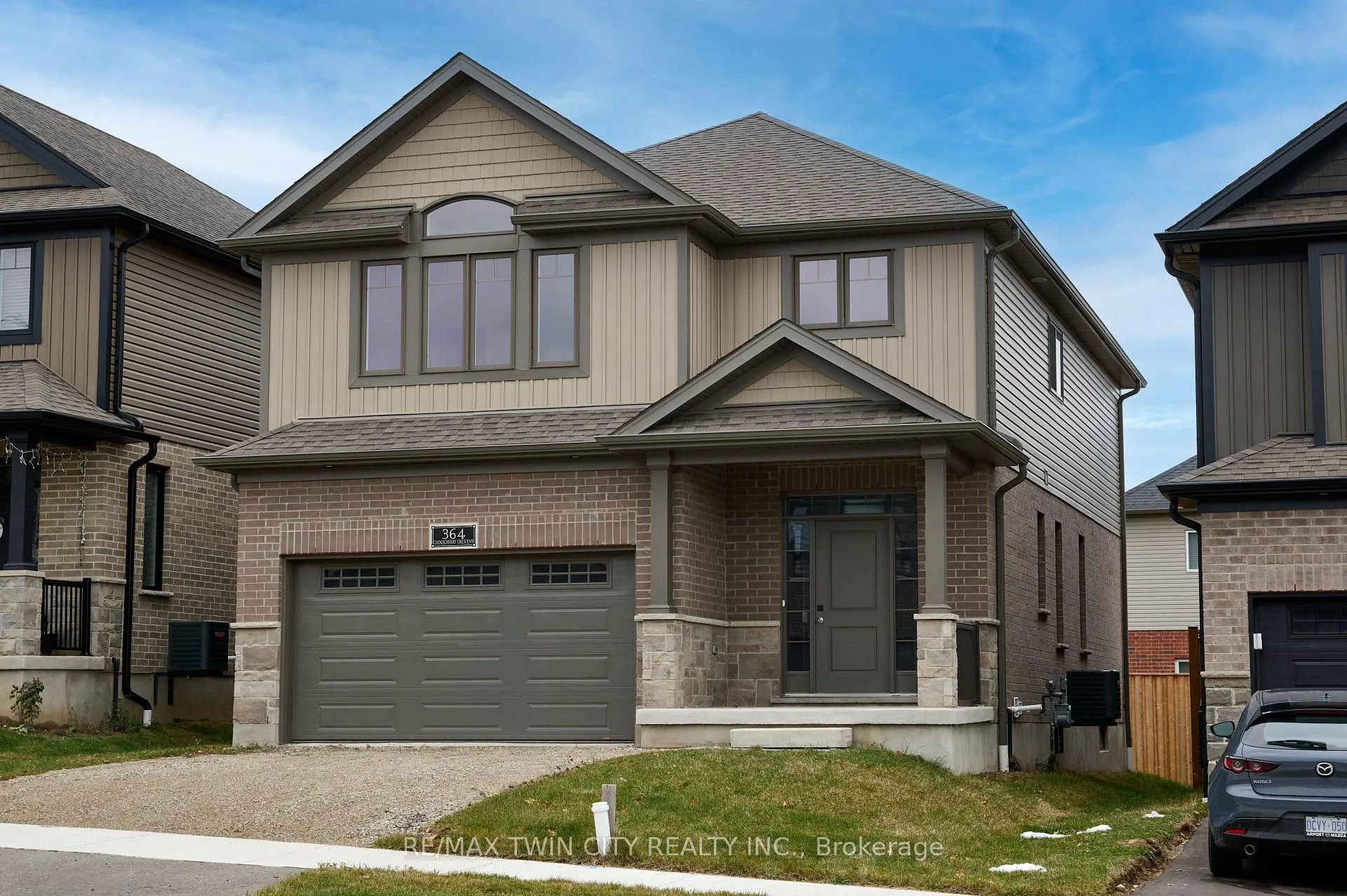 Photo 3 of 364 Chokecherry Crescent, Waterloo — HOMEH