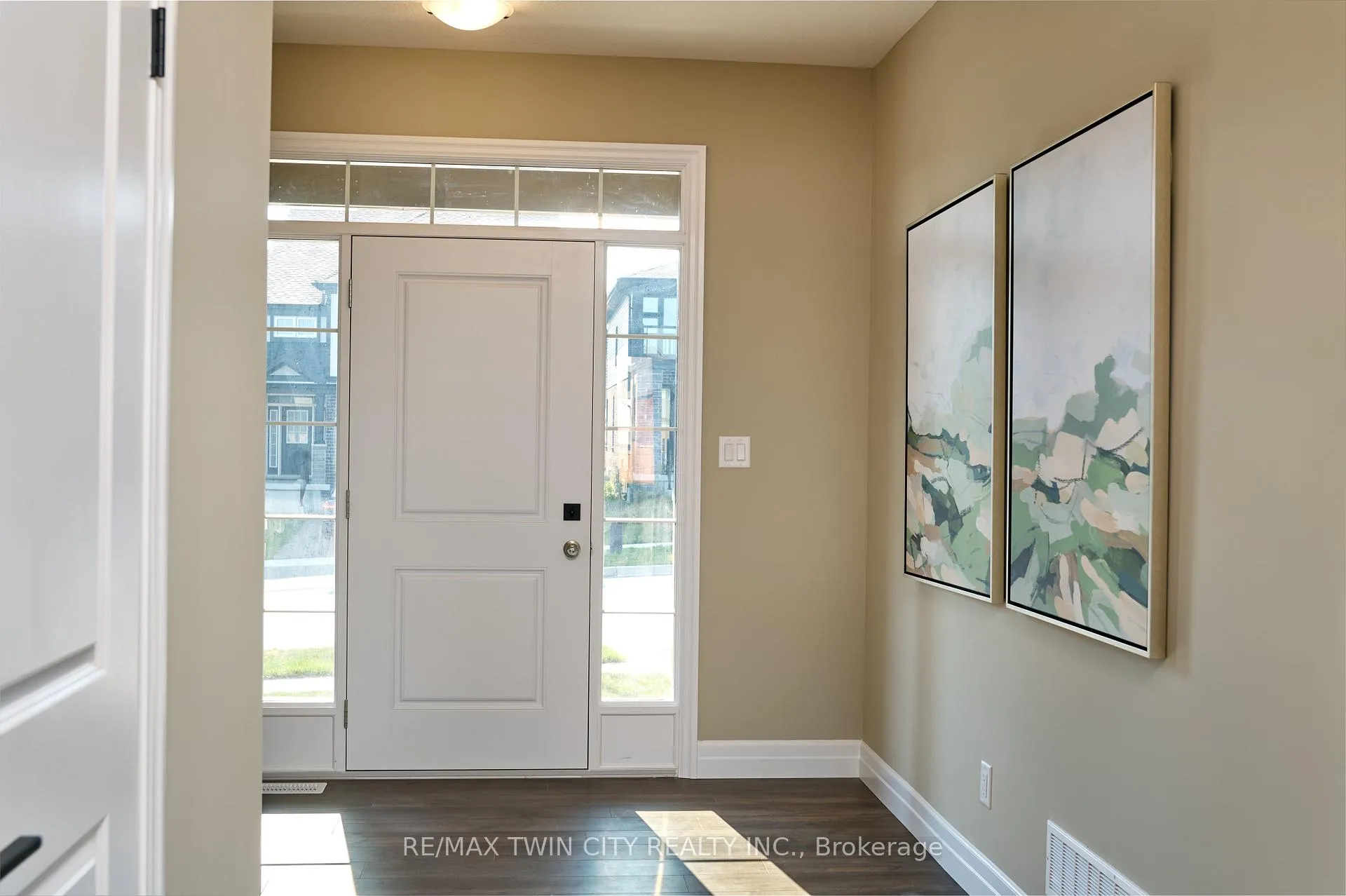 Photo 6 of 364 Chokecherry Crescent, Waterloo — HOMEH