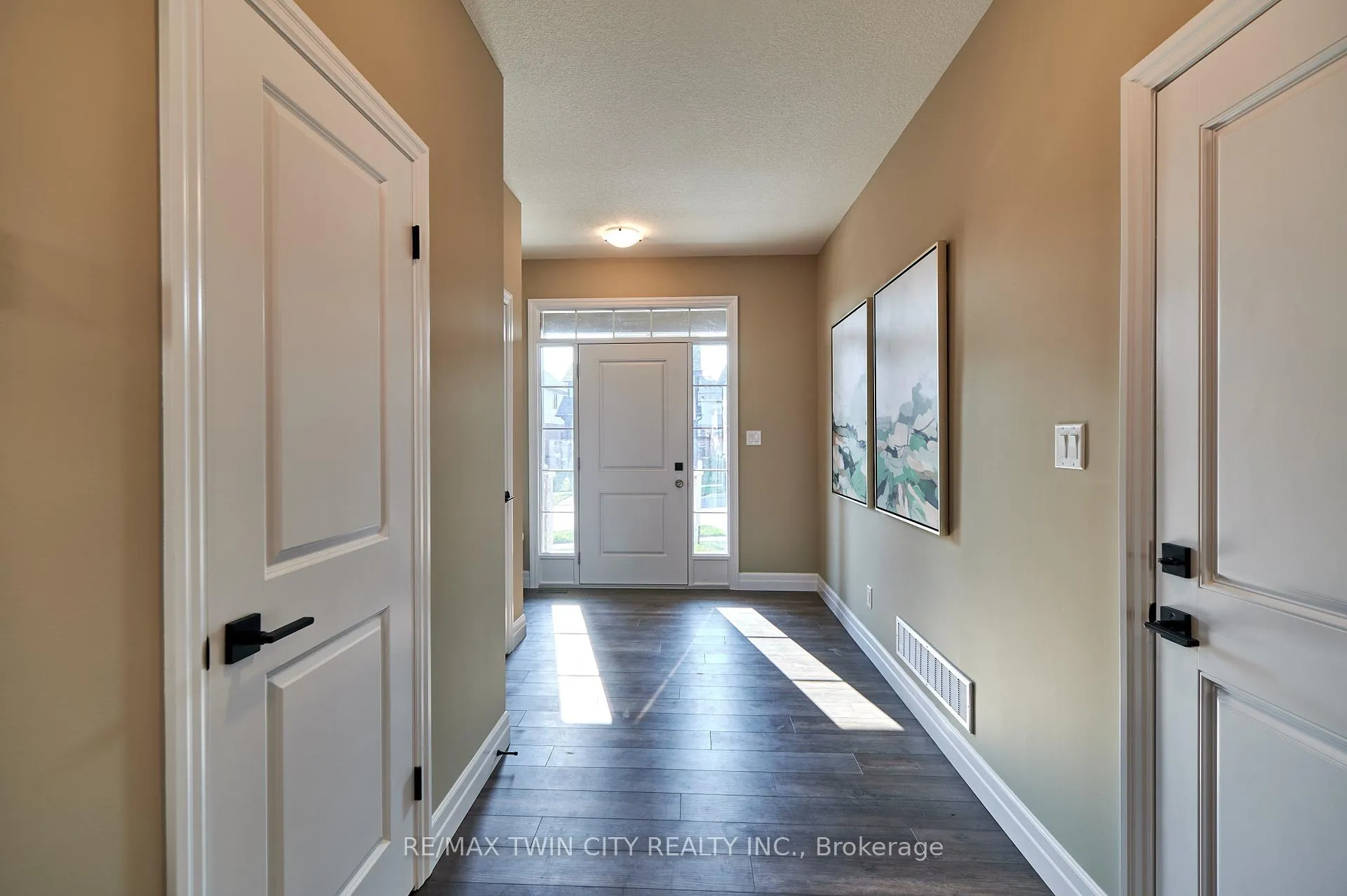 Photo 7 of 364 Chokecherry Crescent, Waterloo — HOMEH