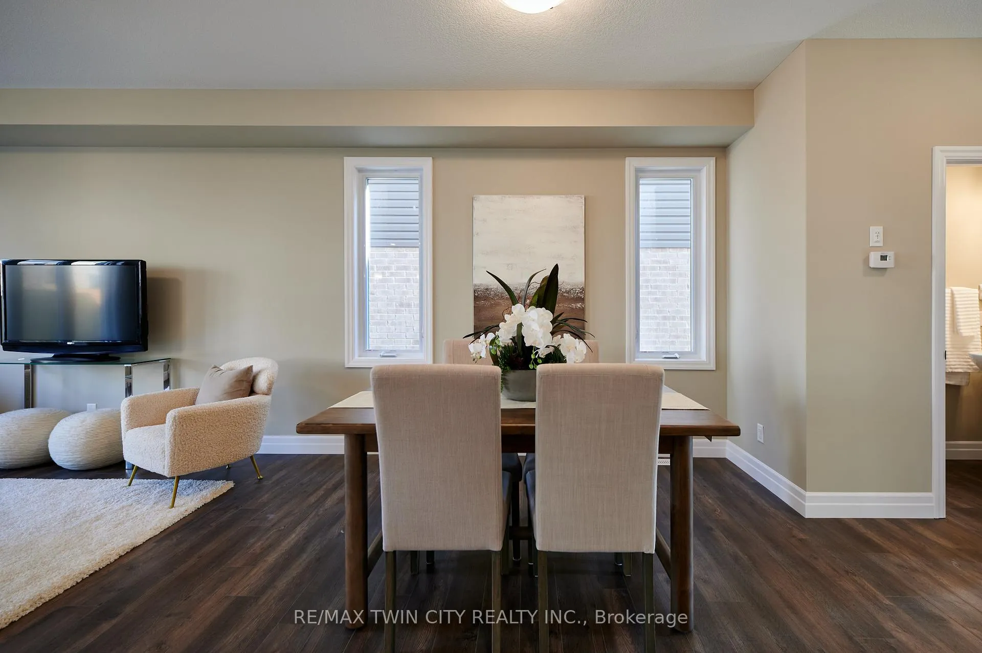 Photo 8 of 364 Chokecherry Crescent, Waterloo — HOMEH