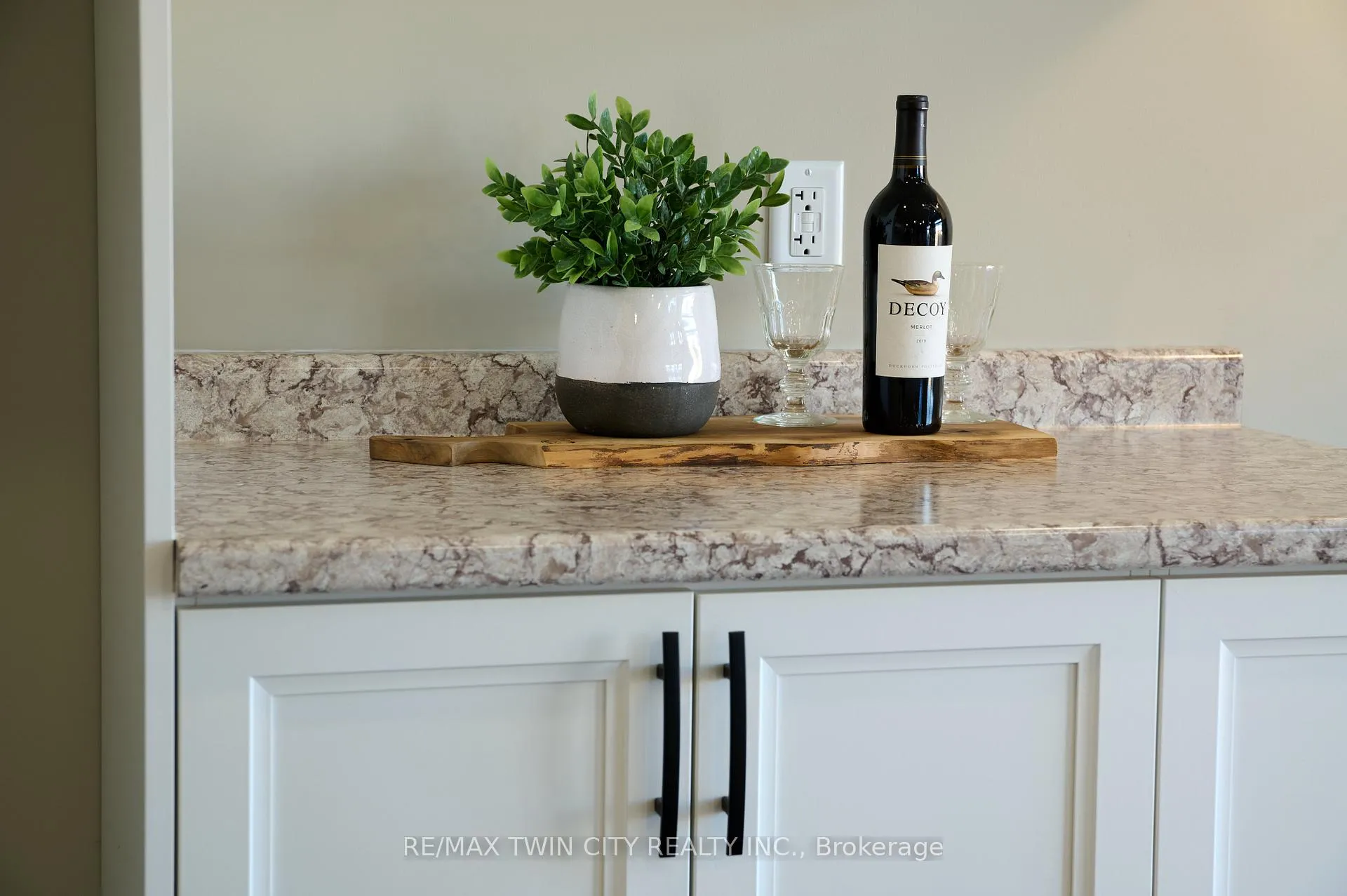 Photo 20 of 364 Chokecherry Crescent, Waterloo — HOMEH
