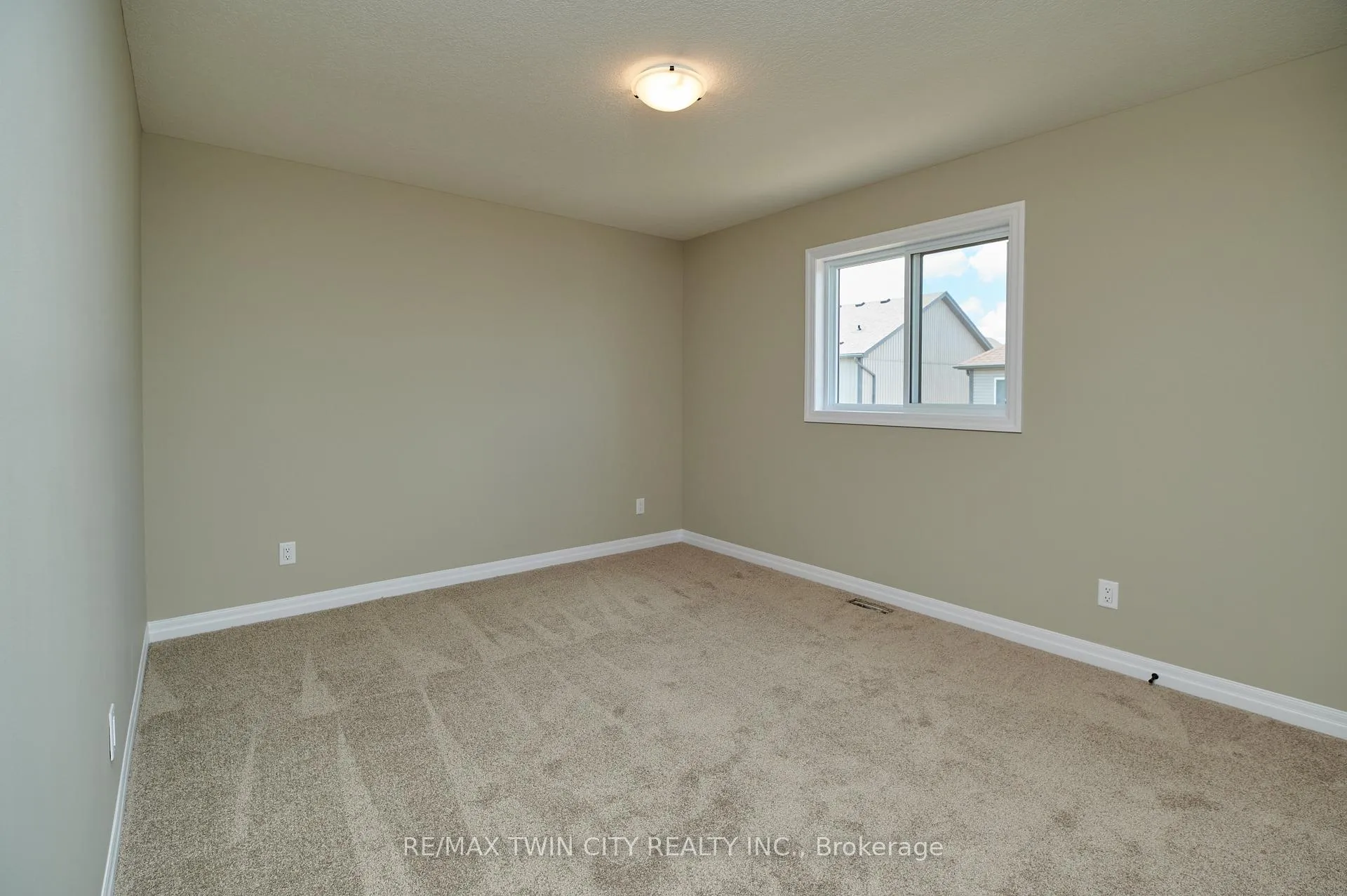 Photo 27 of 364 Chokecherry Crescent, Waterloo — HOMEH