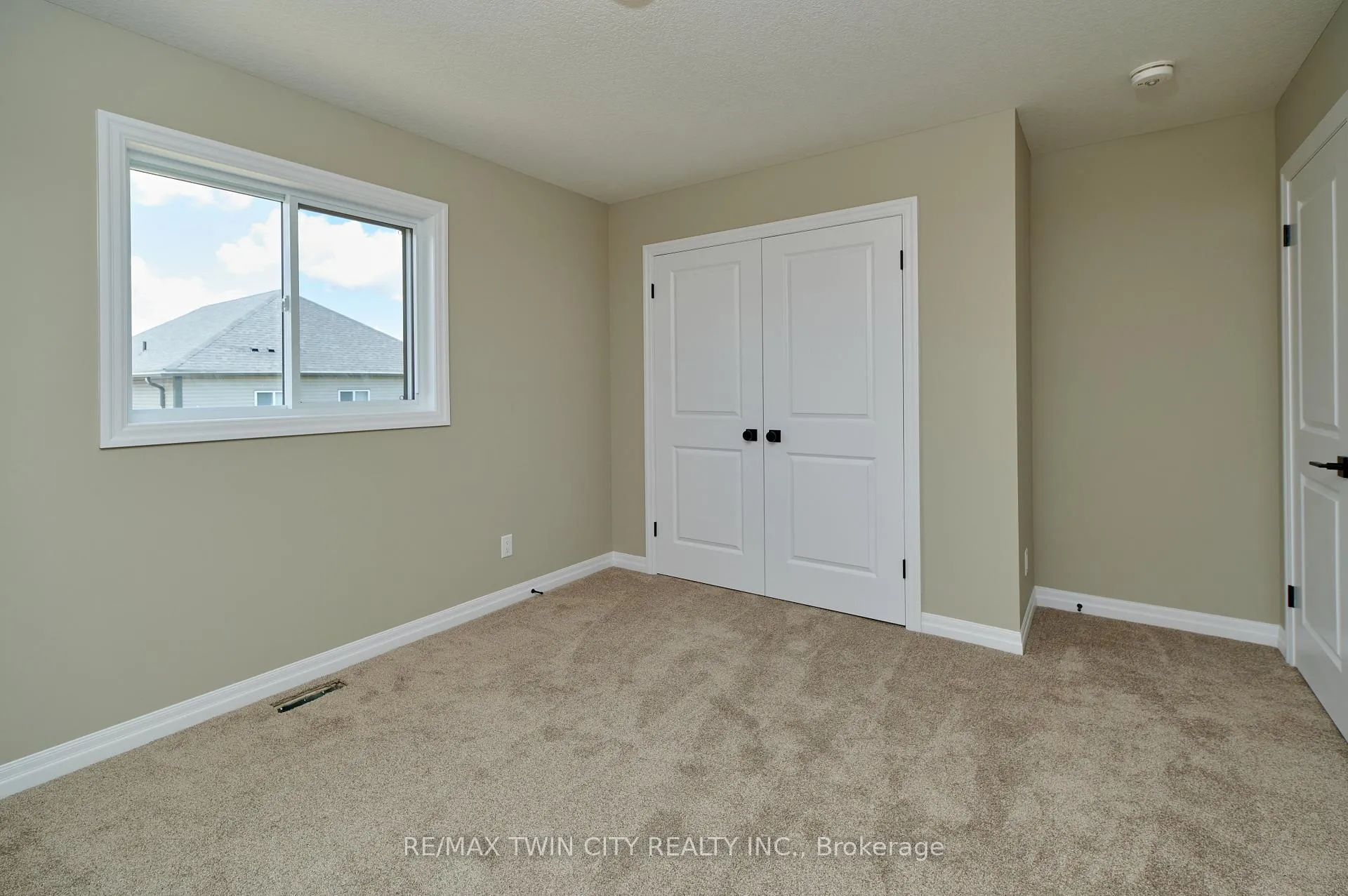 Photo 28 of 364 Chokecherry Crescent, Waterloo — HOMEH