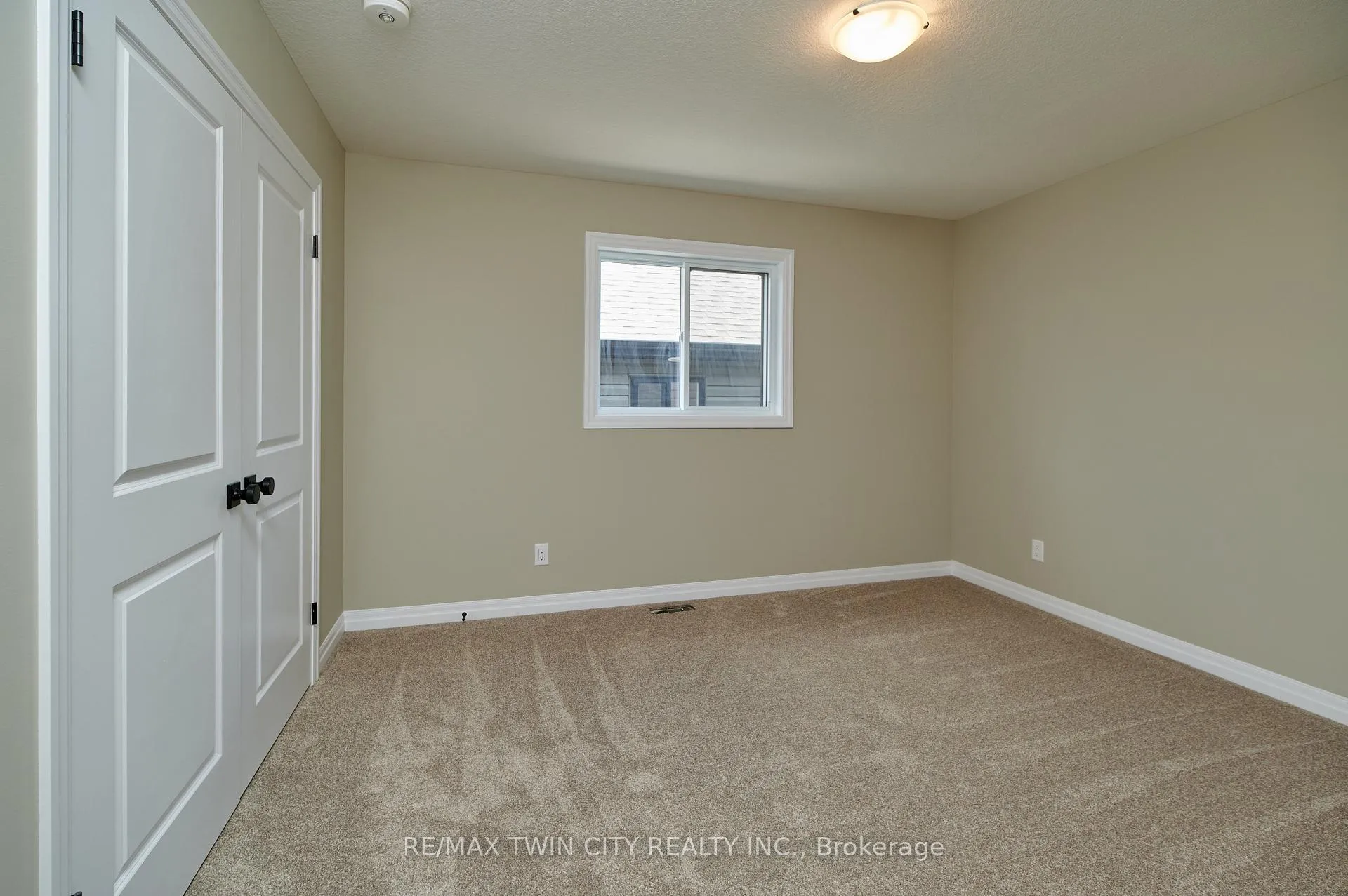 Photo 31 of 364 Chokecherry Crescent, Waterloo — HOMEH