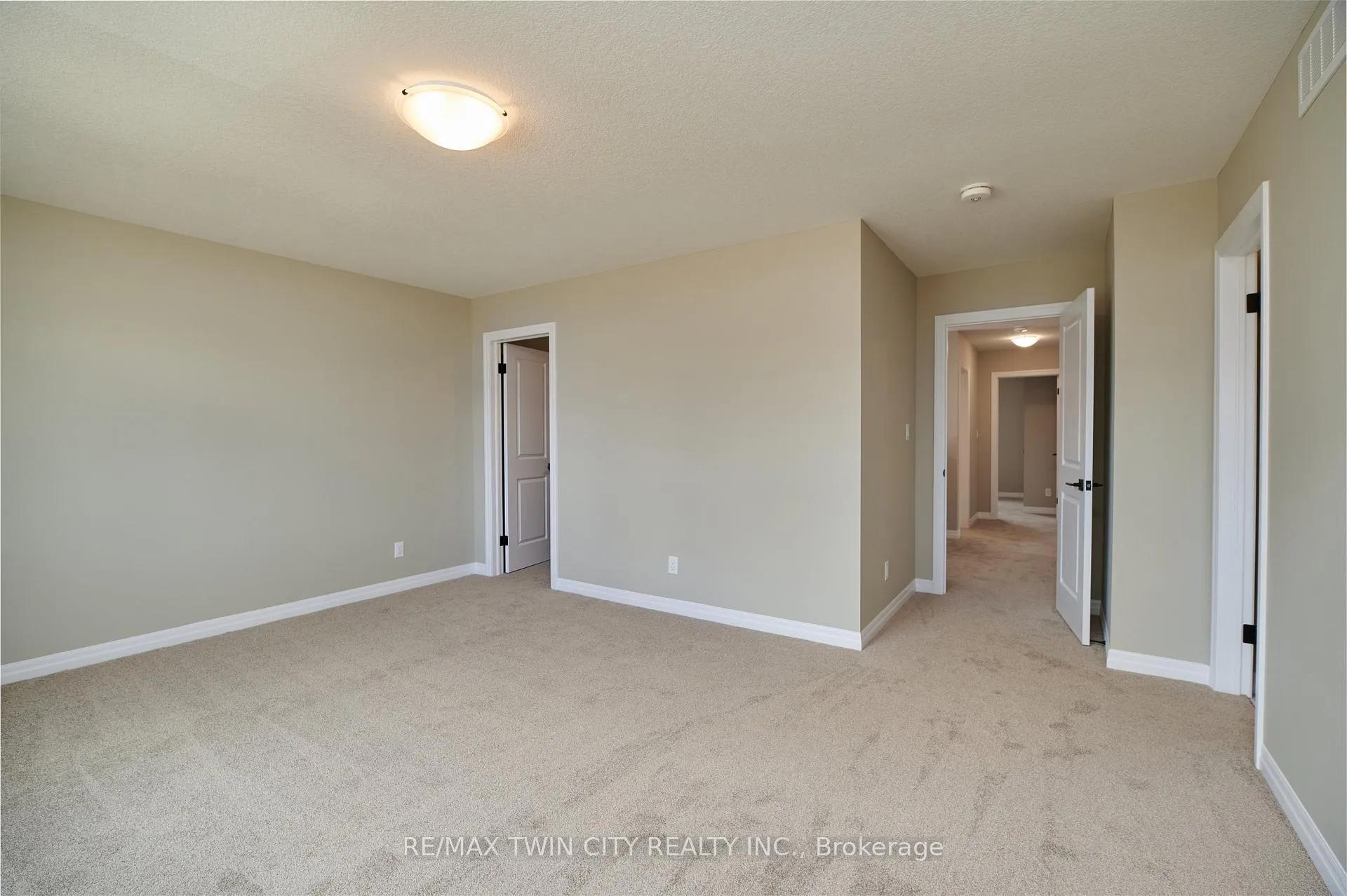 Photo 33 of 364 Chokecherry Crescent, Waterloo — HOMEH