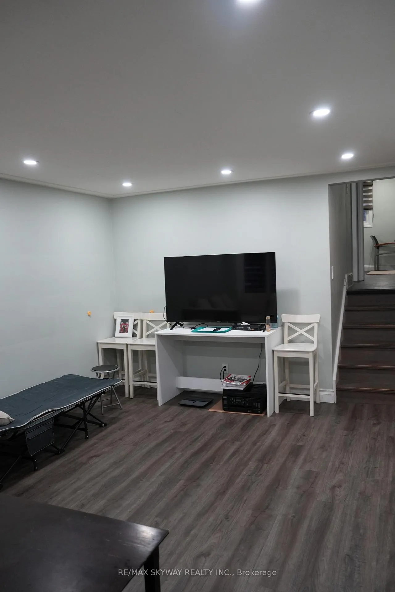 Photo 3 of 34 Appalachian Crescent, Kitchener — HOMEH