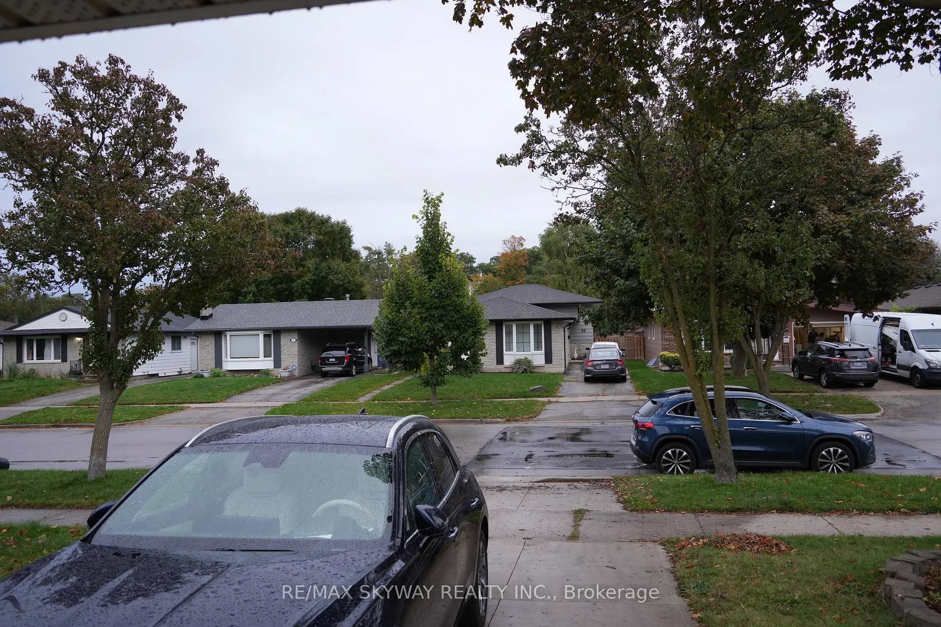 Photo 20 of 34 Appalachian Crescent, Kitchener — HOMEH