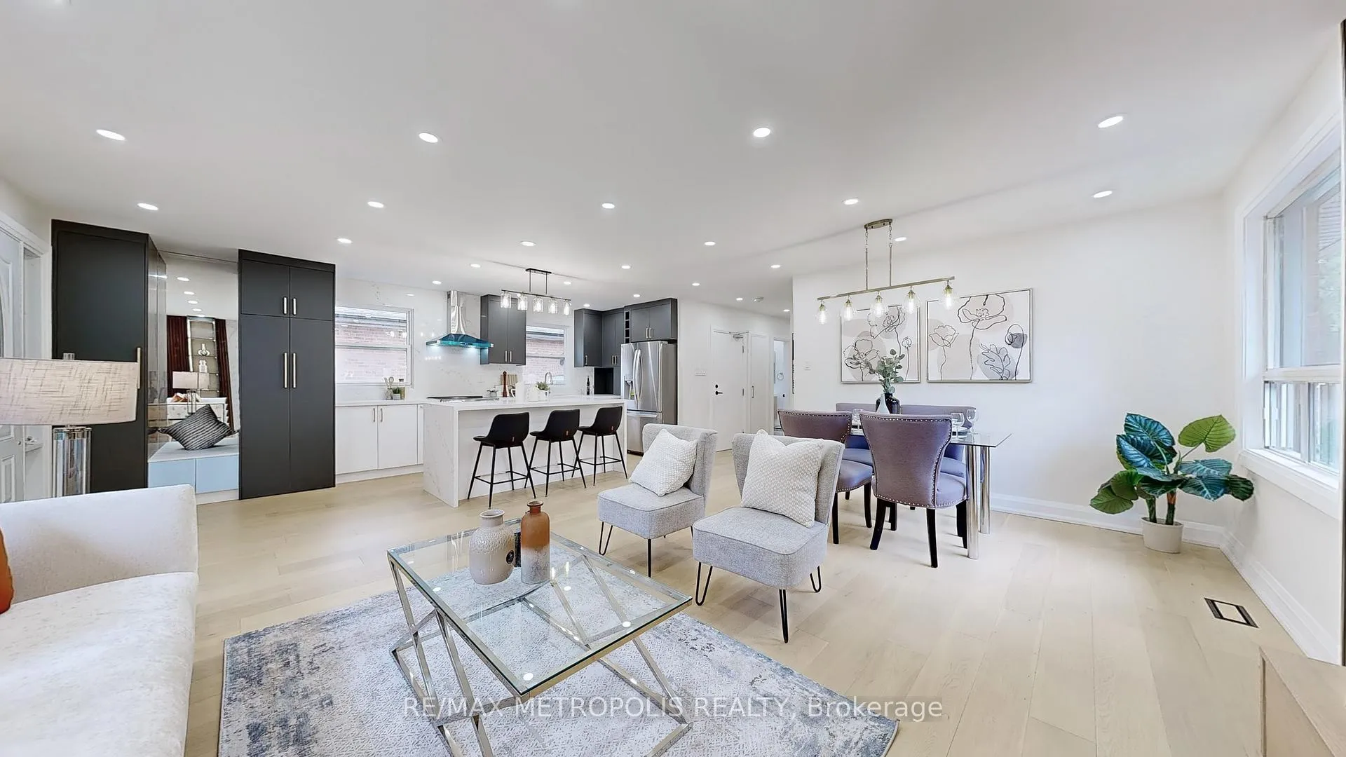 Photo 9 of 81 Sedgemount Drive, Scarborough, Woburn — HOMEH