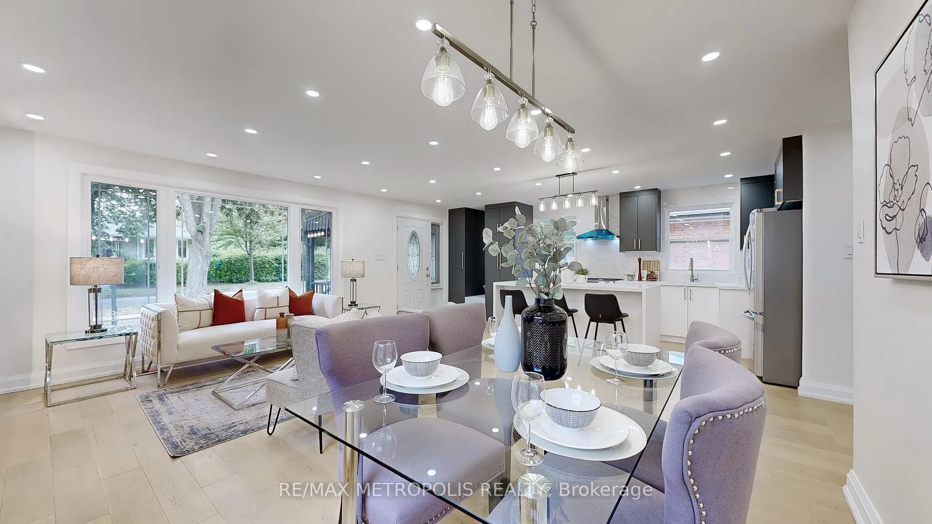 Photo 10 of 81 Sedgemount Drive, Scarborough, Woburn — HOMEH