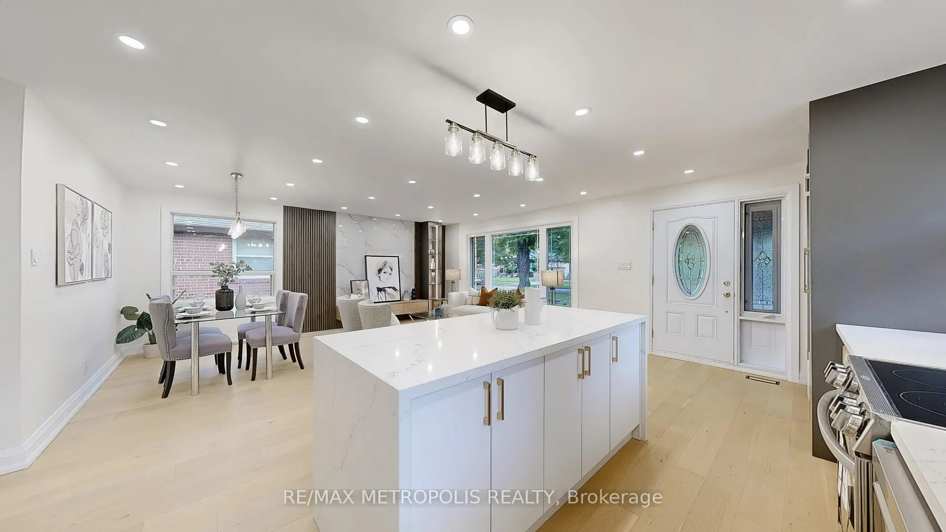 Photo 14 of 81 Sedgemount Drive, Scarborough, Woburn — HOMEH
