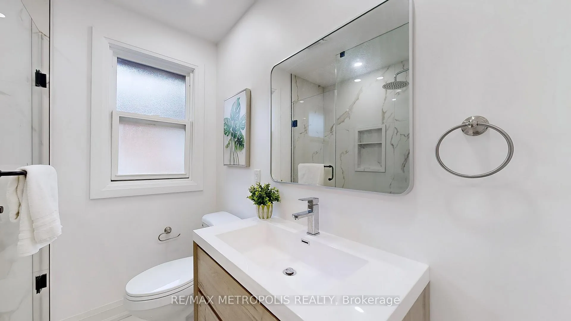 Photo 27 of 81 Sedgemount Drive, Scarborough, Woburn — HOMEH