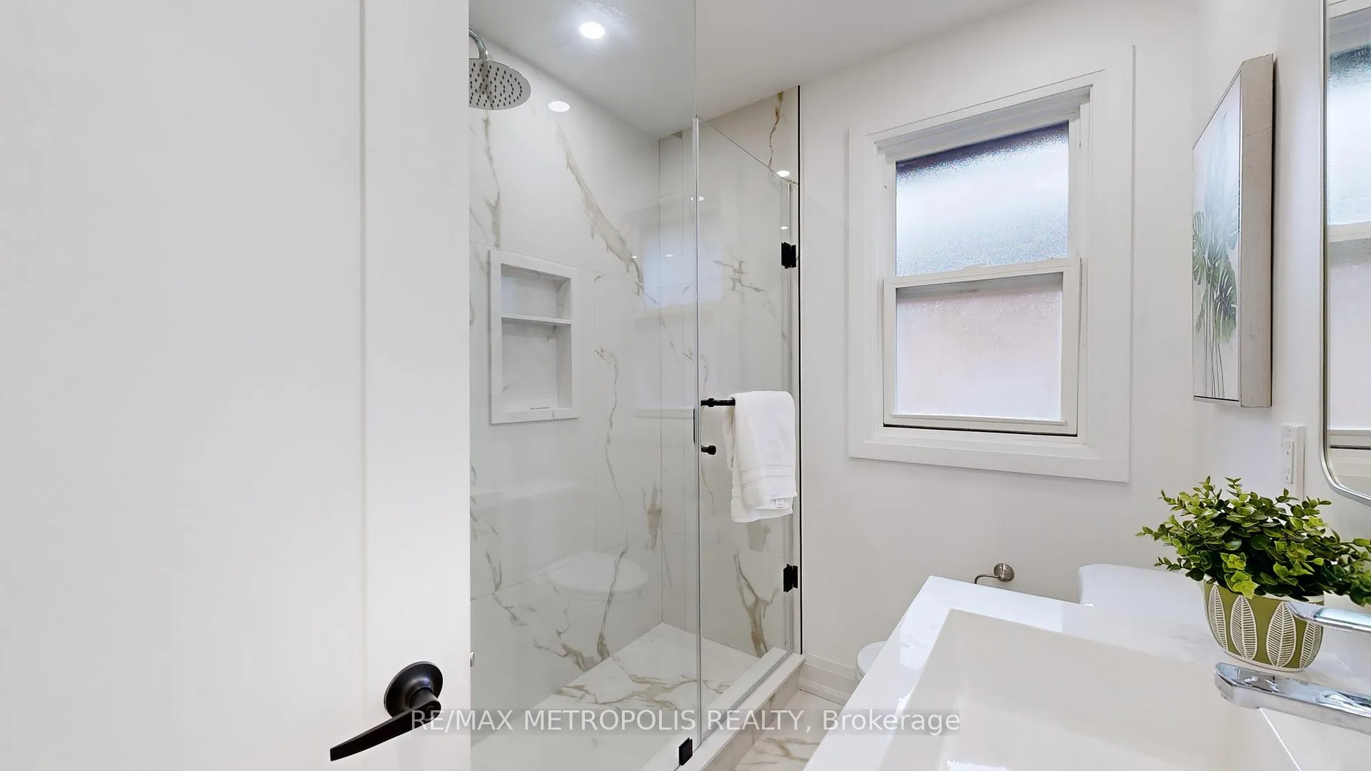 Photo 28 of 81 Sedgemount Drive, Scarborough, Woburn — HOMEH
