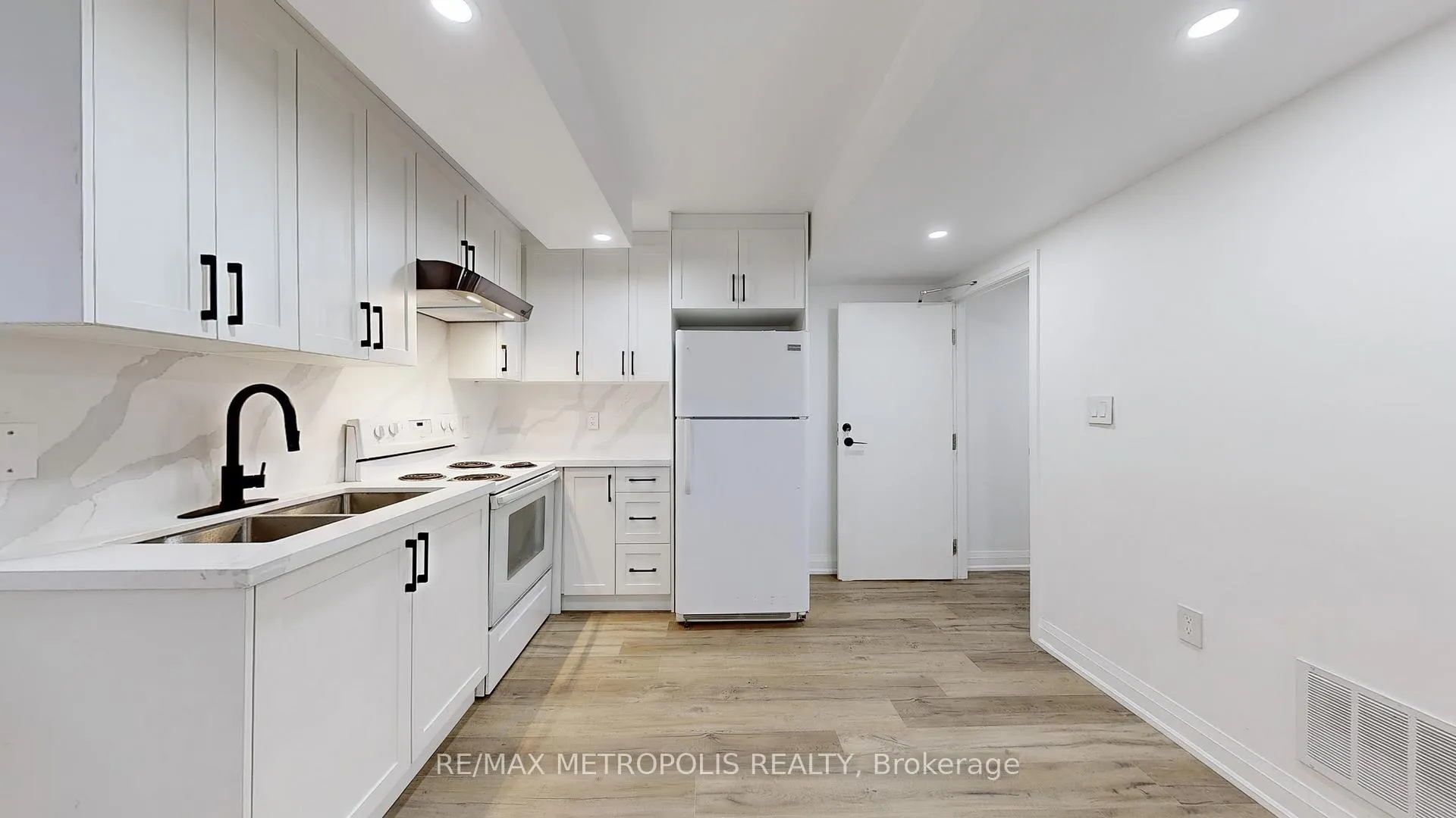 Photo 29 of 81 Sedgemount Drive, Scarborough, Woburn — HOMEH