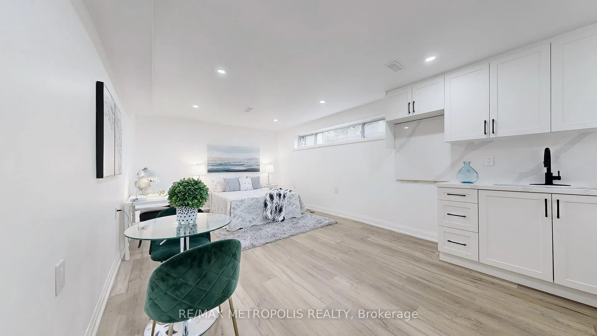 Photo 34 of 81 Sedgemount Drive, Scarborough, Woburn — HOMEH