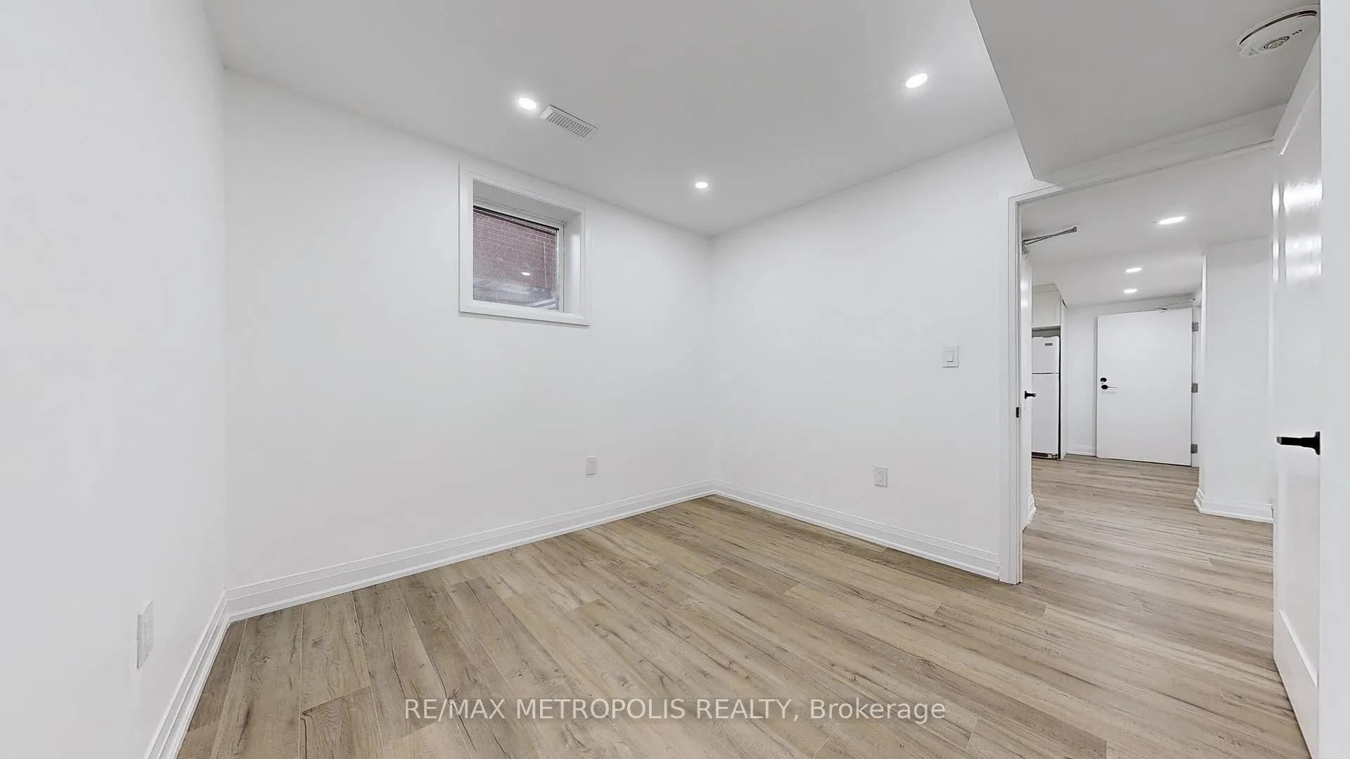 Photo 39 of 81 Sedgemount Drive, Scarborough, Woburn — HOMEH