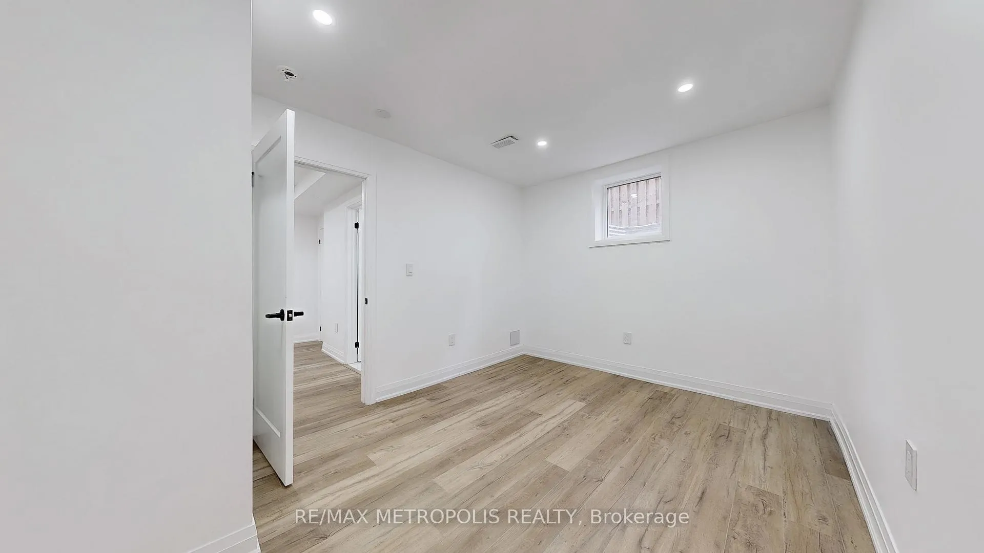 Photo 42 of 81 Sedgemount Drive, Scarborough, Woburn — HOMEH
