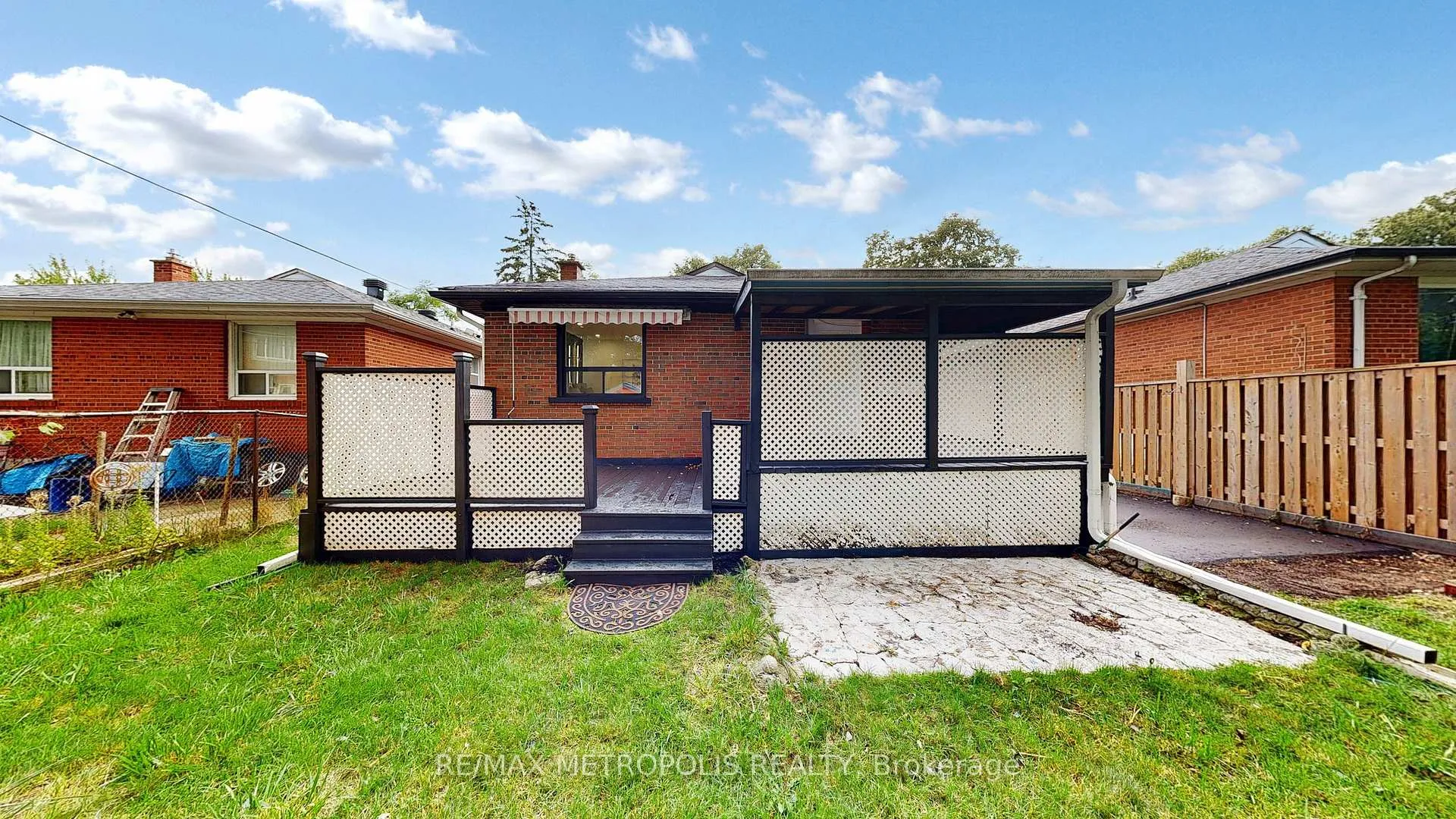 Photo 45 of 81 Sedgemount Drive, Scarborough, Woburn — HOMEH