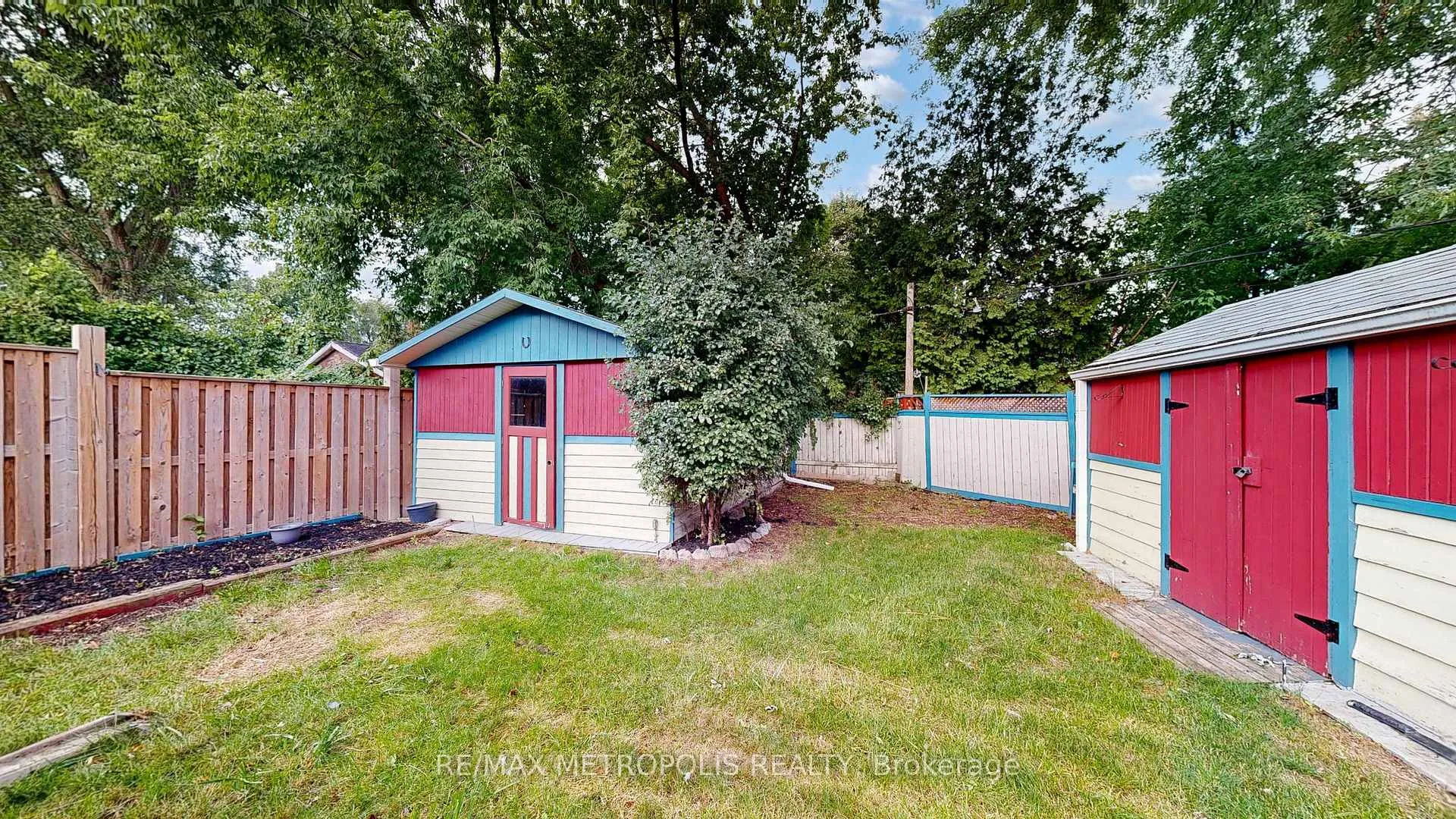 Photo 48 of 81 Sedgemount Drive, Scarborough, Woburn — HOMEH
