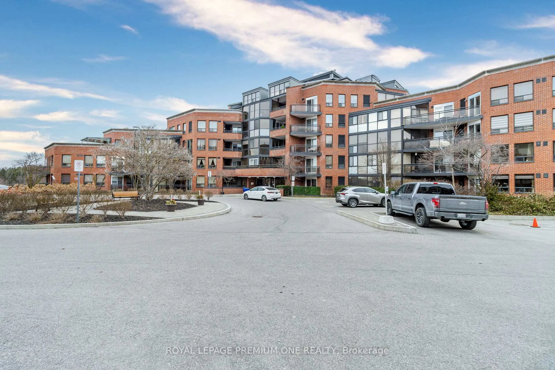 Photo 1 of Unit 207, 100 Arbors Lane, Vaughan, West Woodbridge — HOMEH