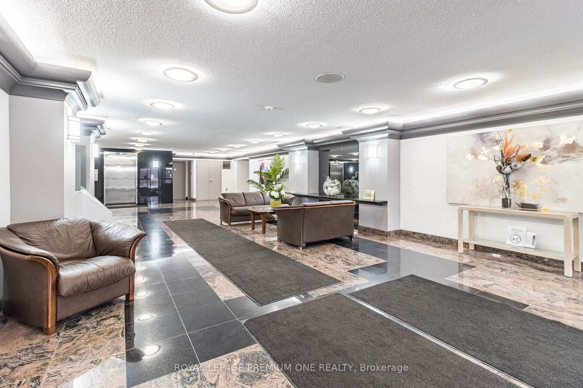 Photo 4 of Unit 207, 100 Arbors Lane, Vaughan, West Woodbridge — HOMEH