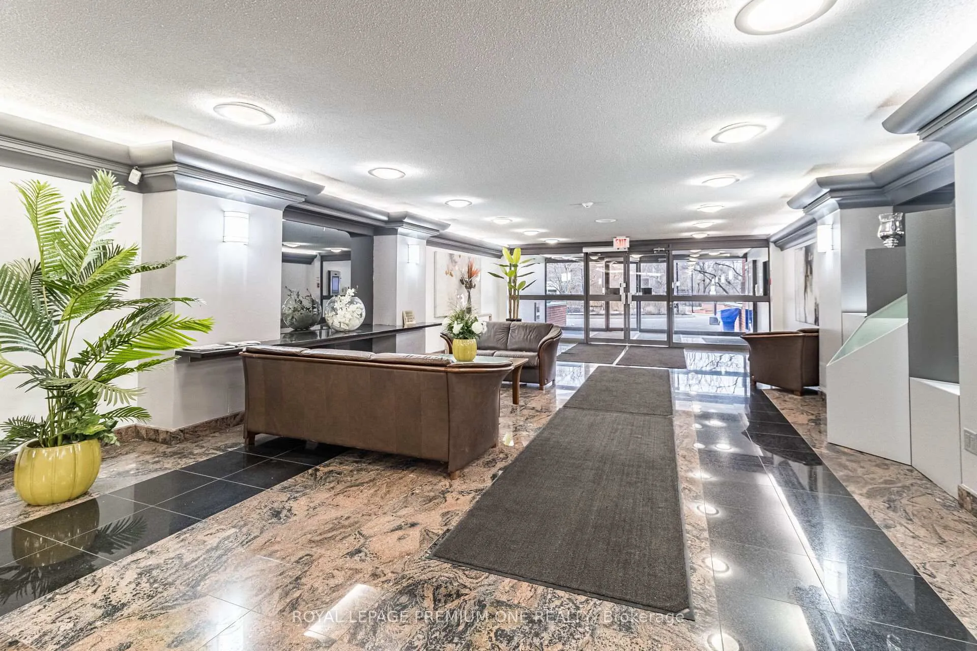 Photo 5 of Unit 207, 100 Arbors Lane, Vaughan, West Woodbridge — HOMEH